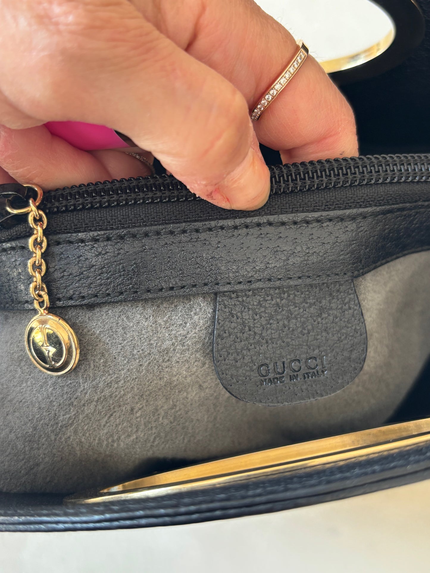GUCCI Sac en cuir noir