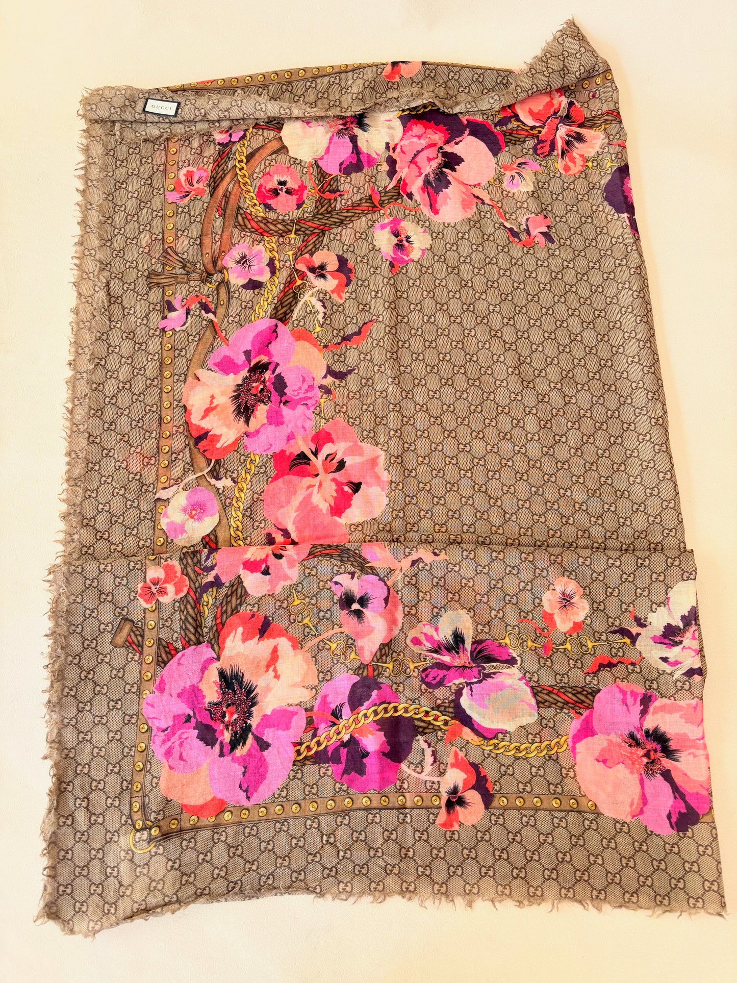 GUCCI Châle Maxi Carré