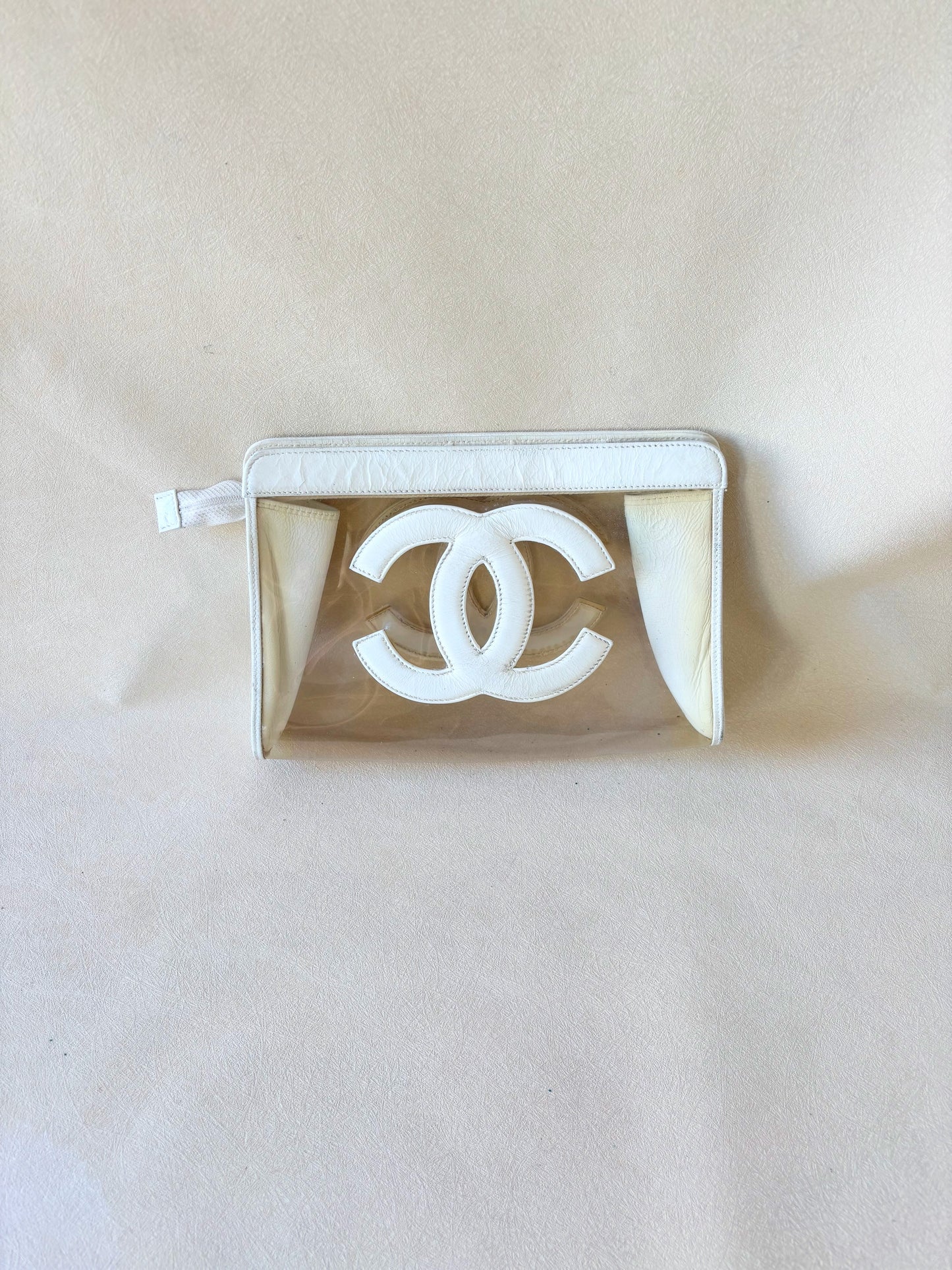 CHANEL Pochette en Vinyle