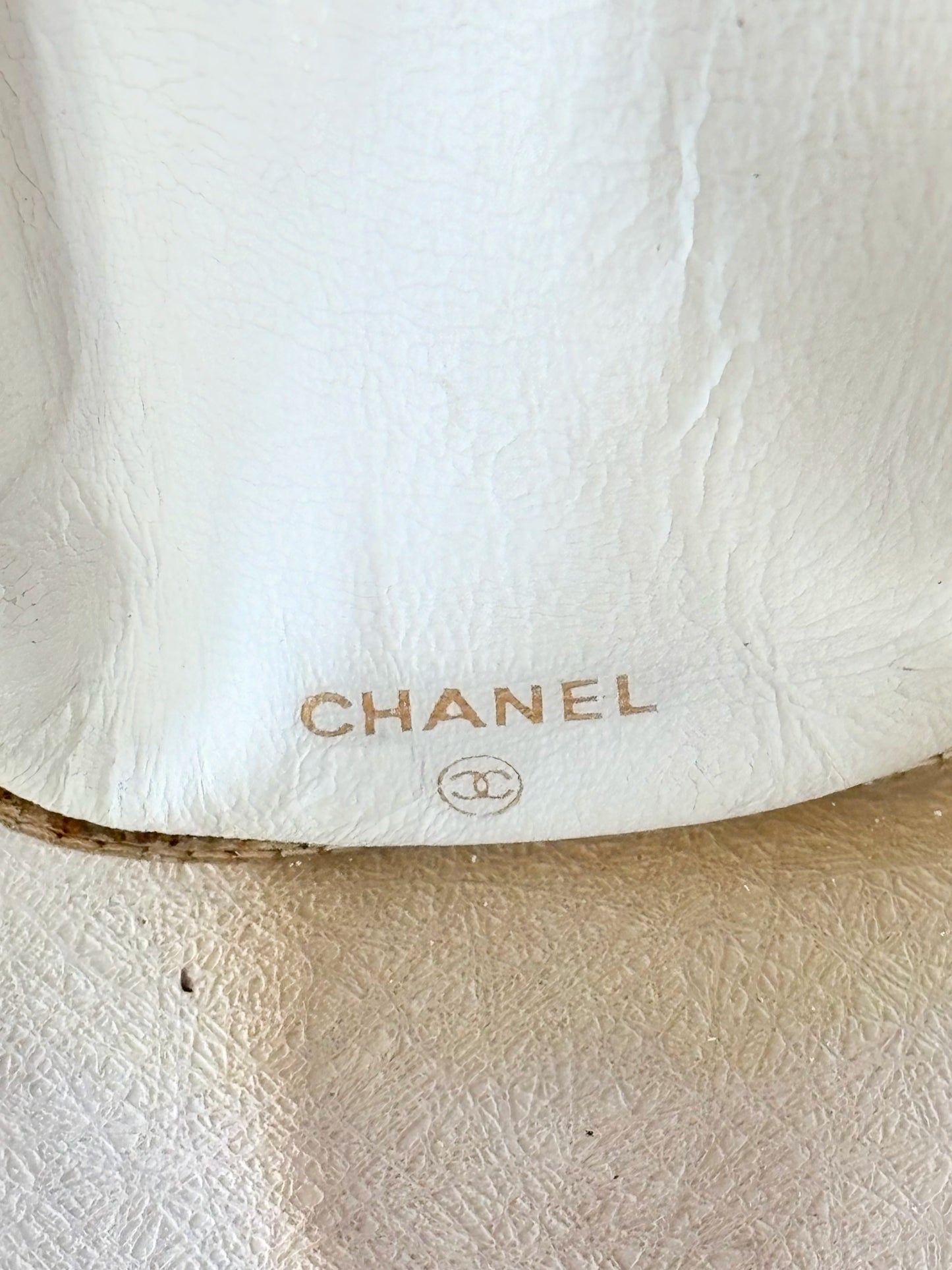 CHANEL Pochette en Vinyle