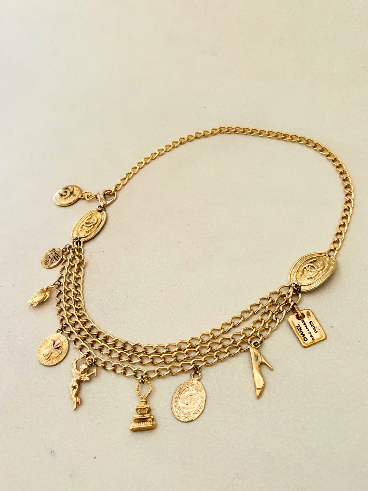 CHANEL Ceinture Multi-rangs & Charms