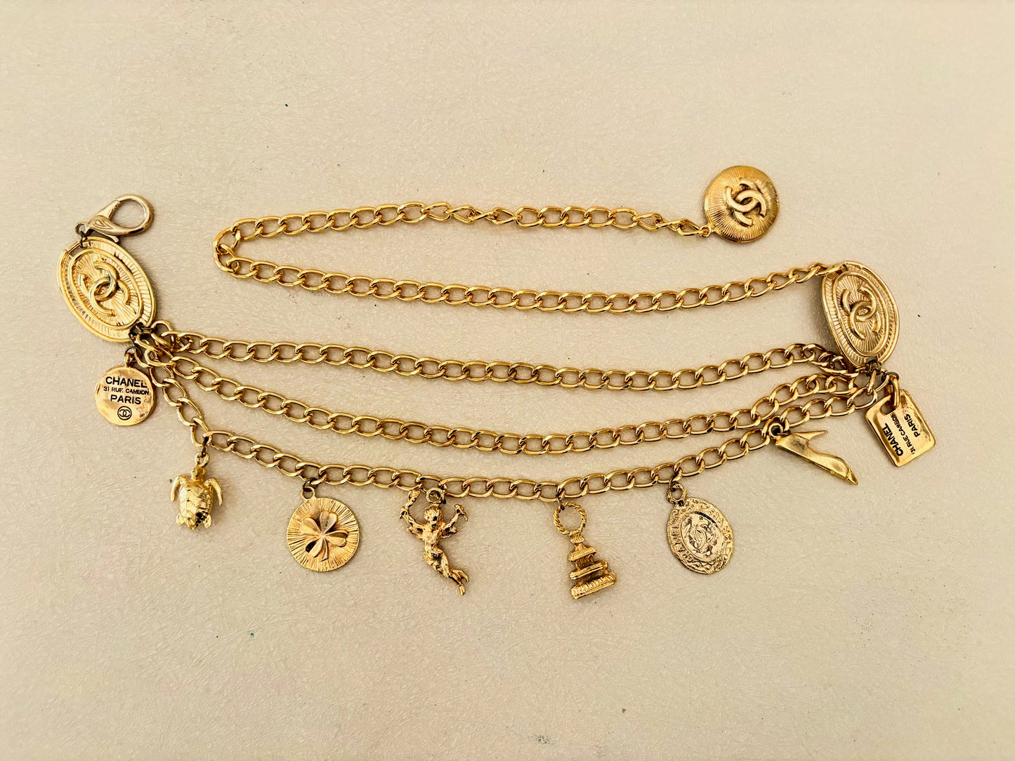 CHANEL Ceinture Multi-rangs & Charms