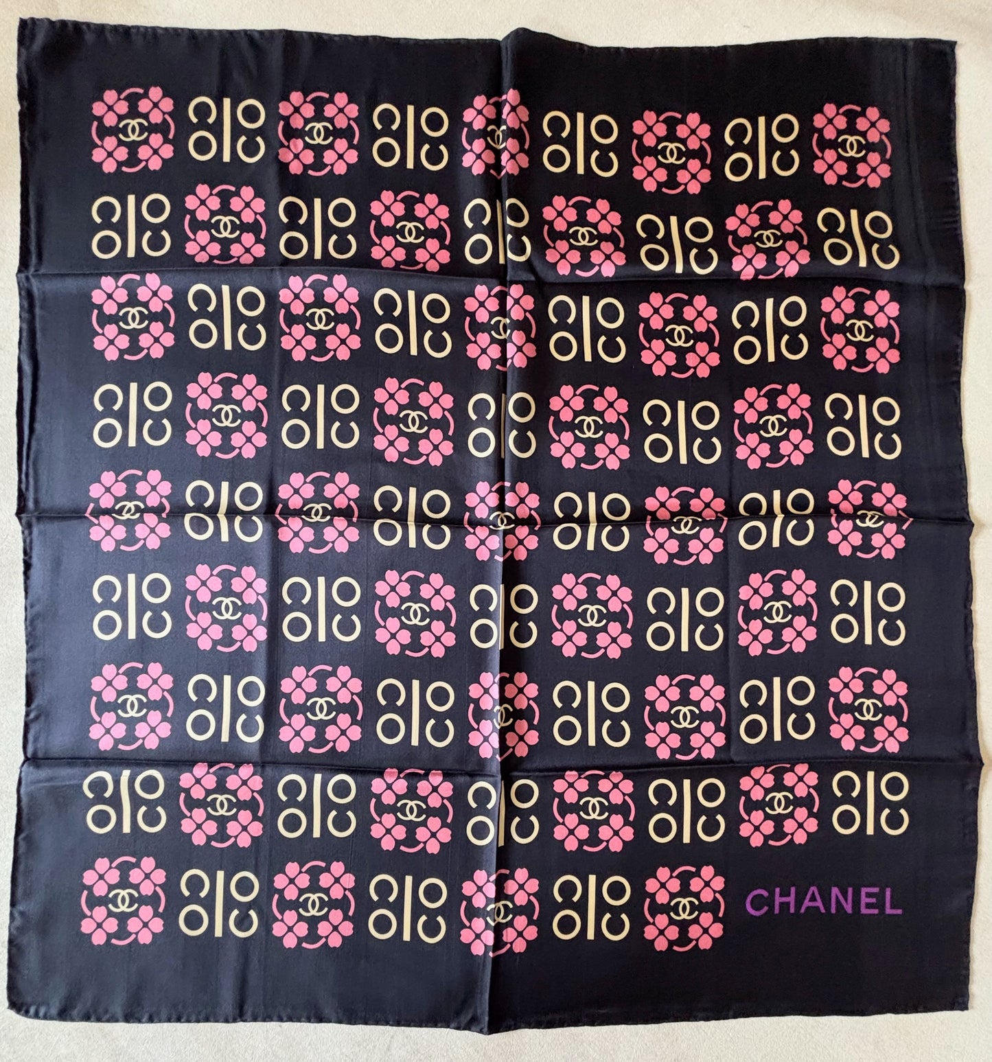 CHANEL Carré en soie