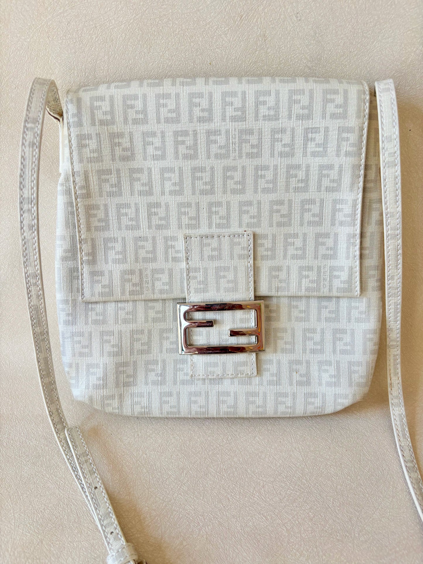 FENDI Sac Besace Mamma