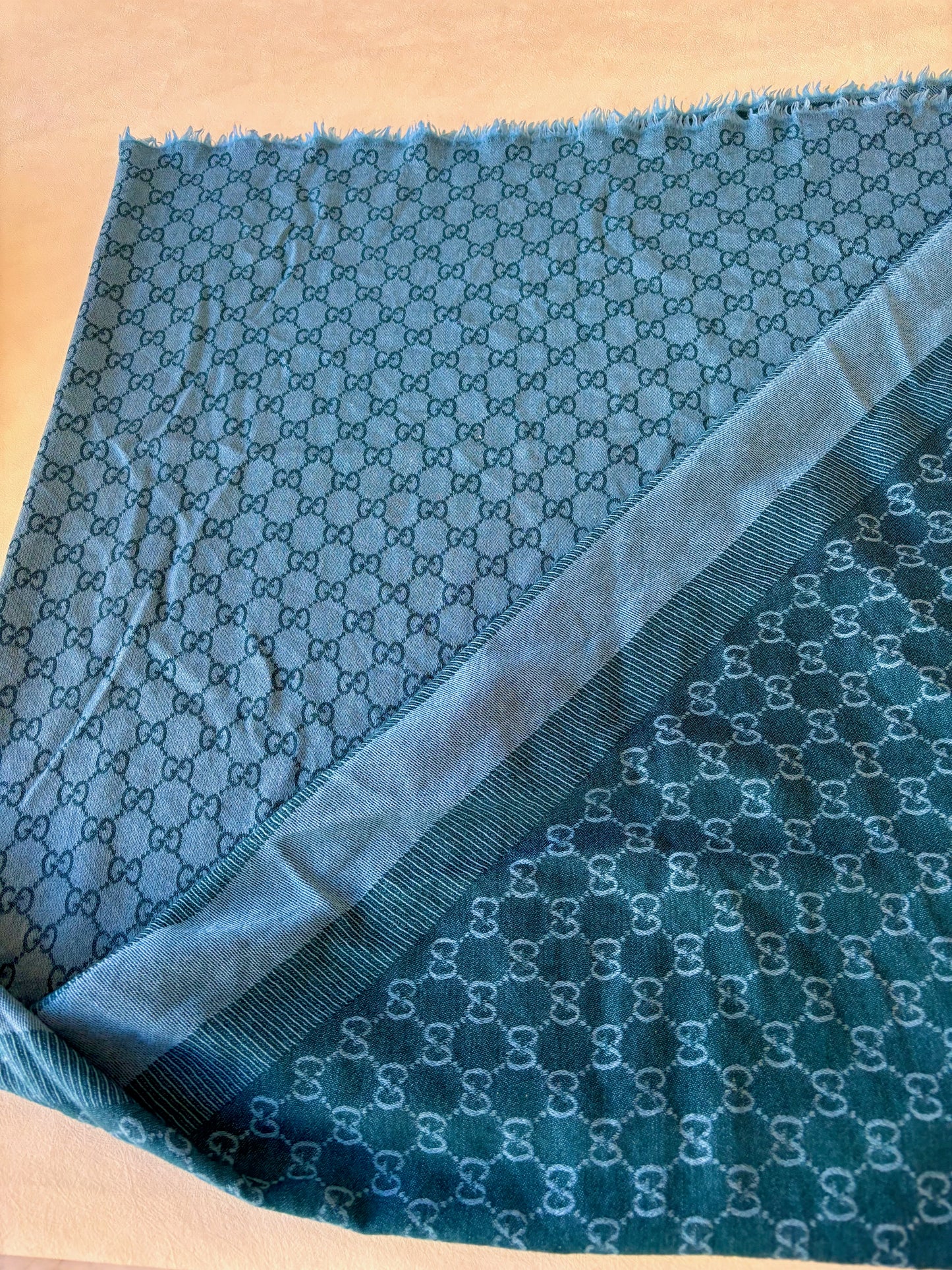 GUCCI Maxi carré