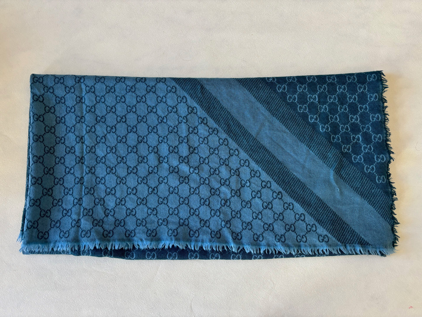 GUCCI Maxi carré