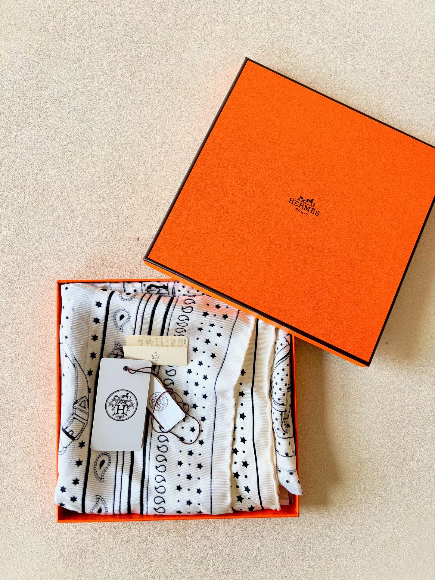 HERMÈS Carré Bandana soie