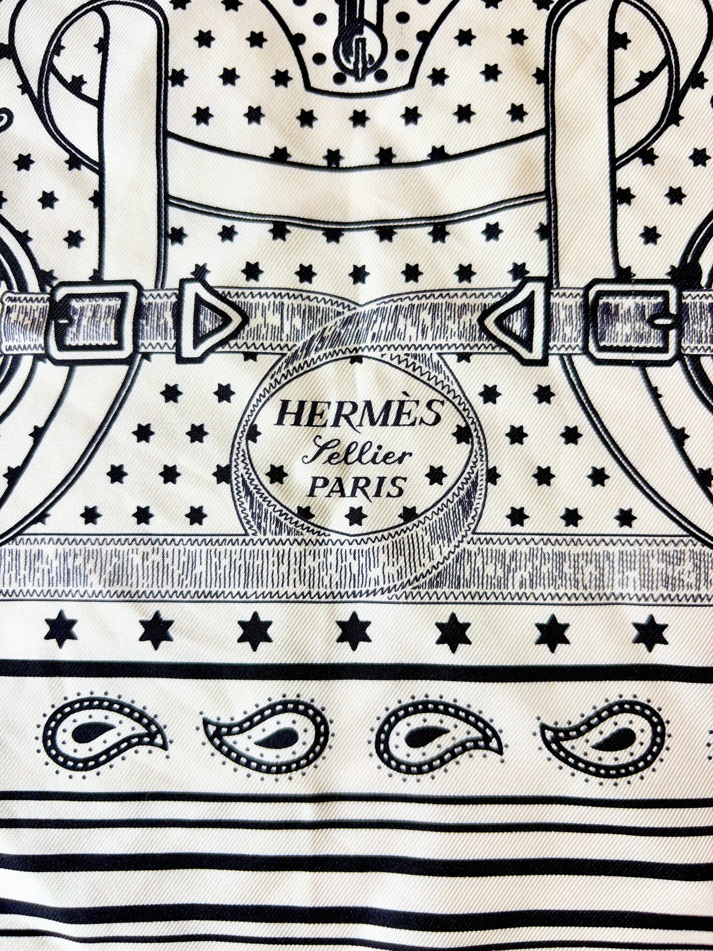 HERMÈS Carré Bandana soie