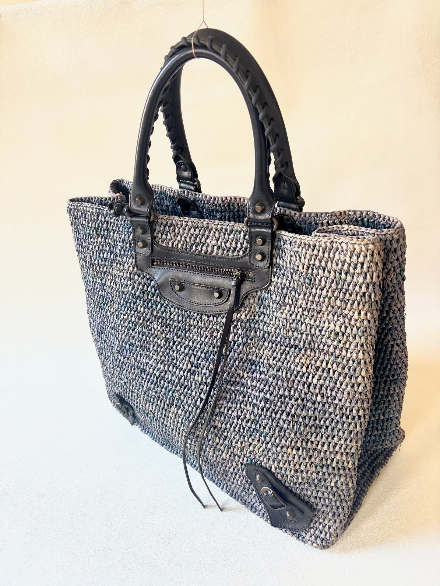 BALENCIAGA Panier en raphia