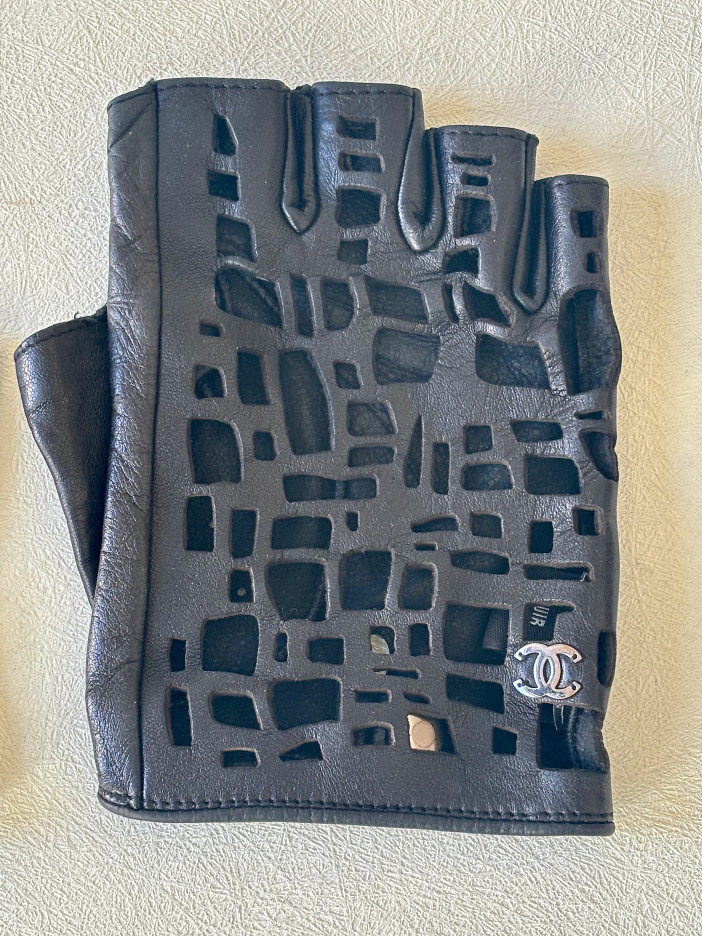 CHANEL Mitaines cuir