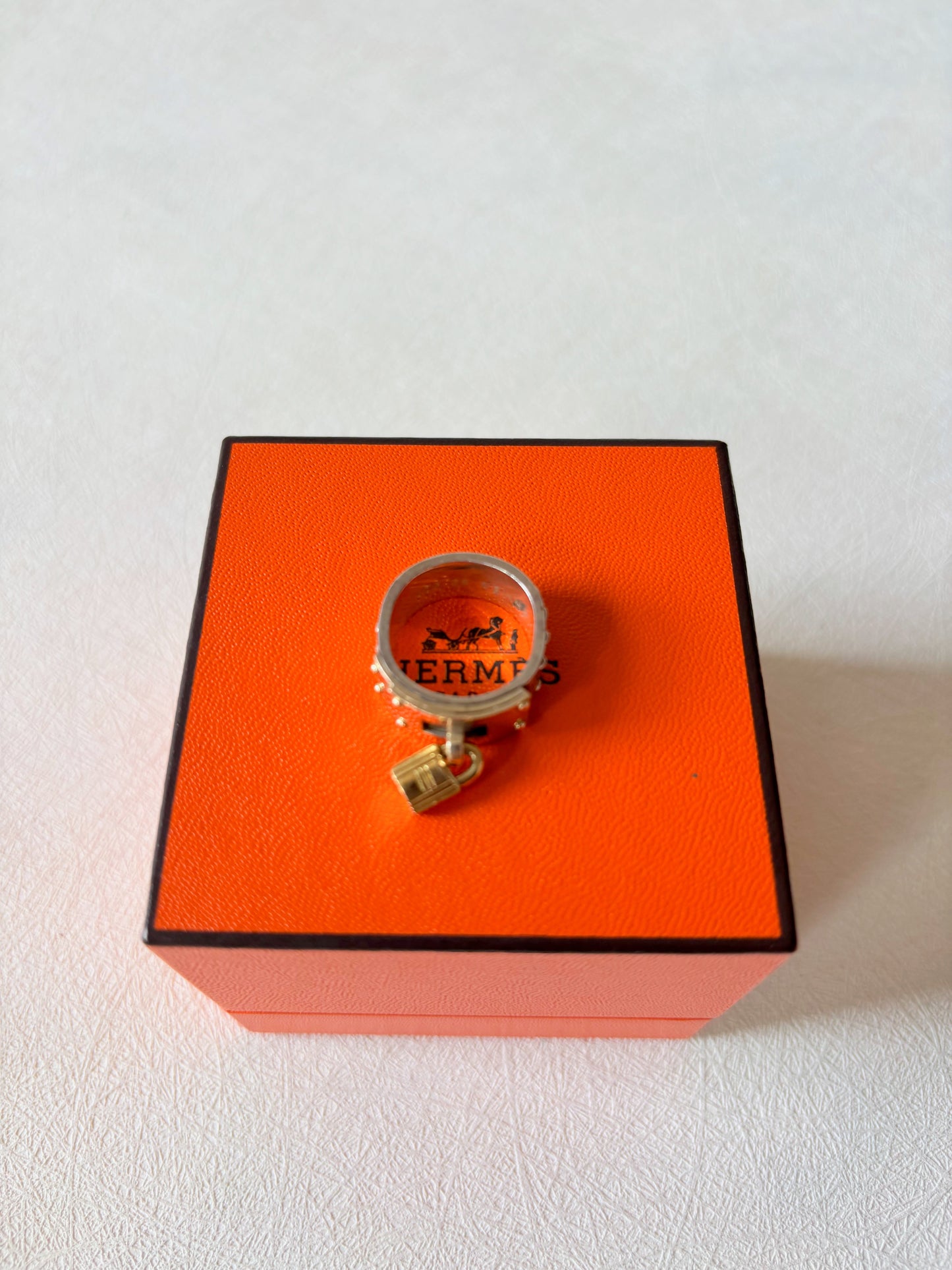 HERMÈS Bague Kelly Cadenas