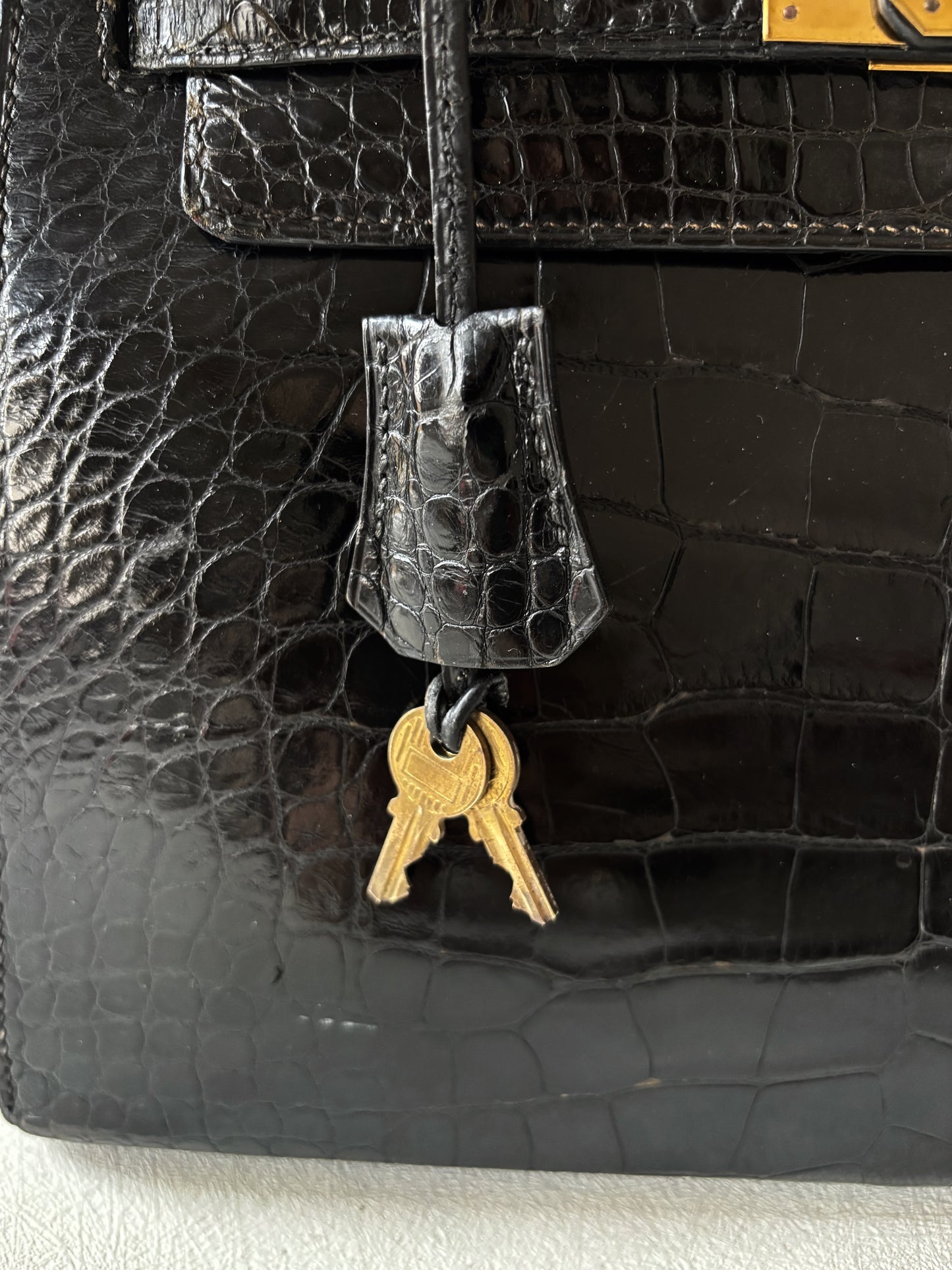 HERMÈS Sac Kelly 28 Alligator