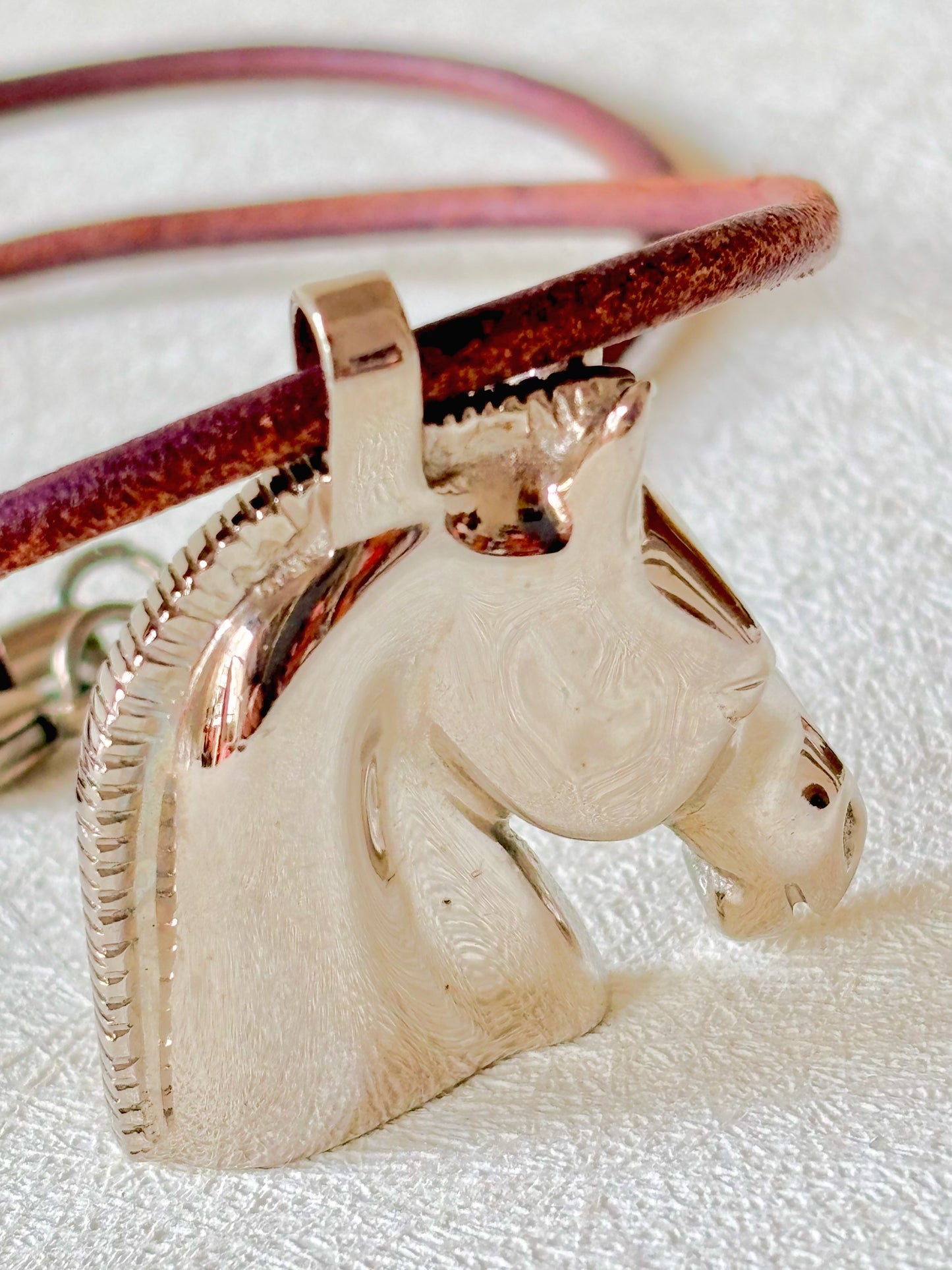 HERMÈS Pendentif Cheval