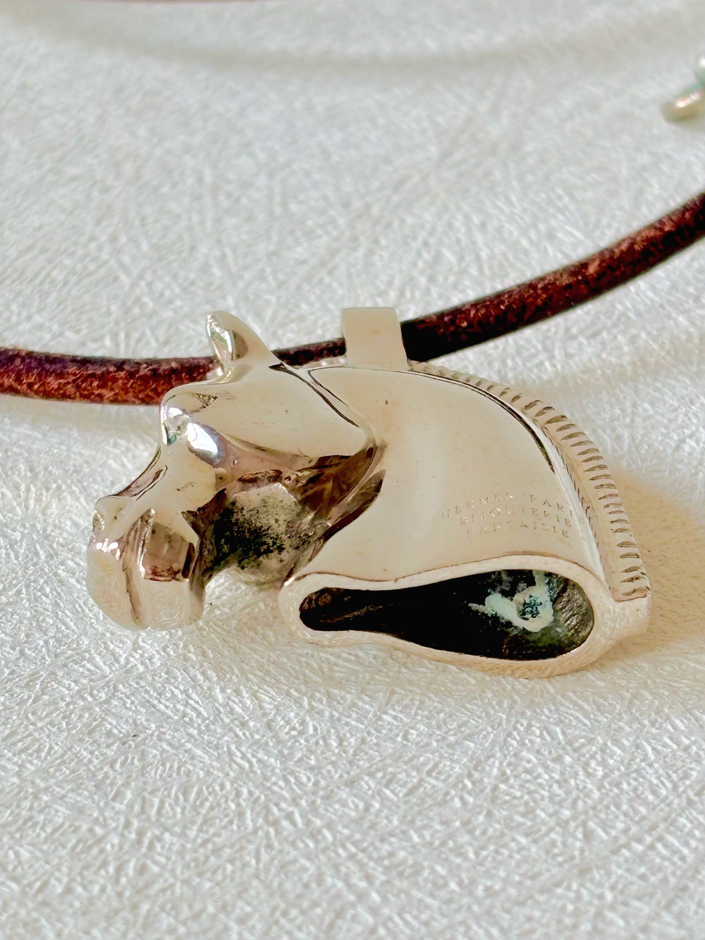 HERMÈS Pendentif Cheval