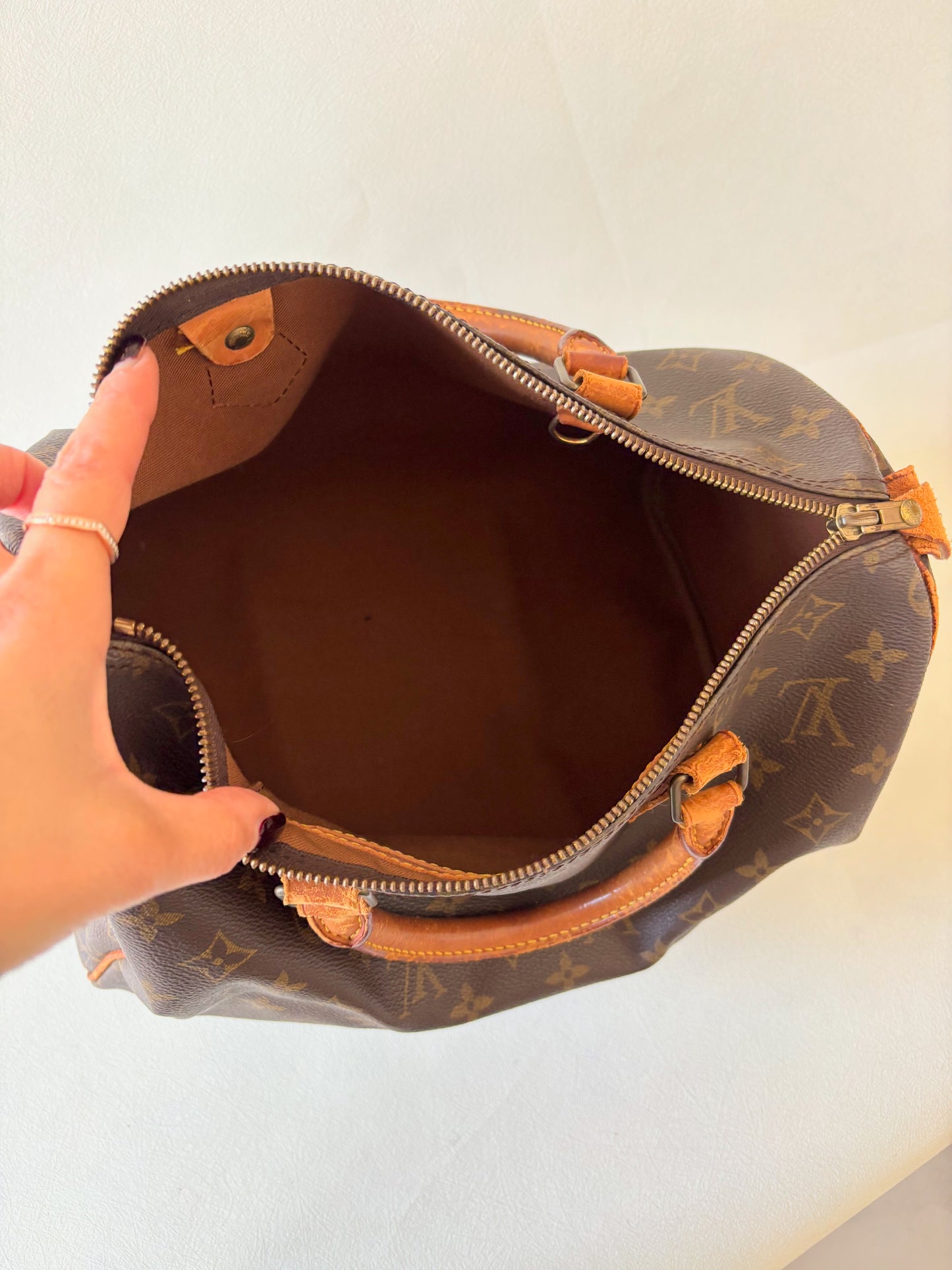 LOUIS VUITTON Speedy 30