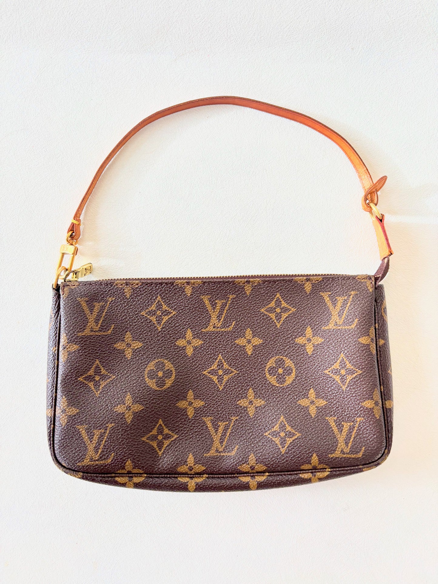 LOUIS VUITTON Pochette Accessoires