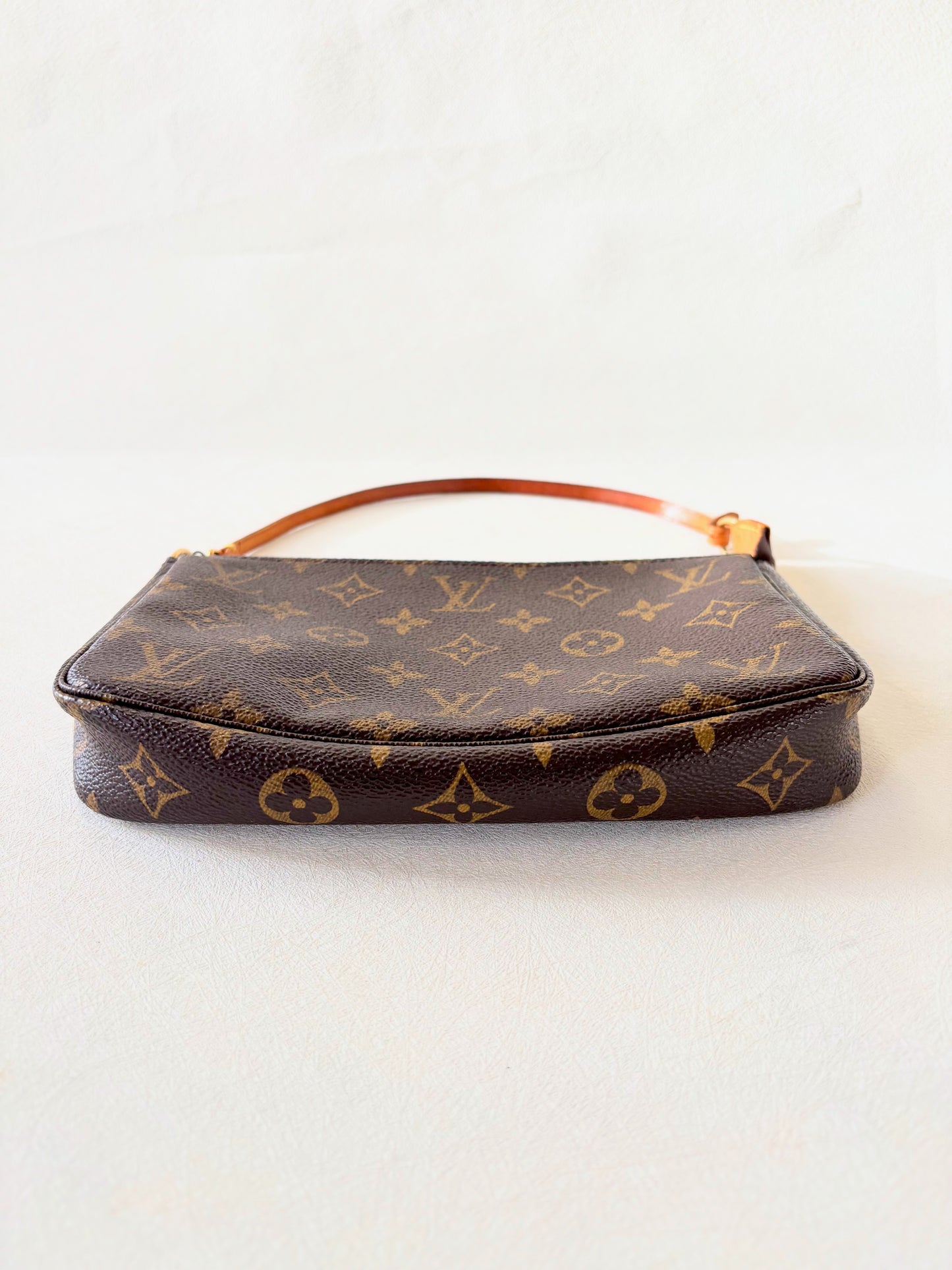 LOUIS VUITTON Pochette Accessoires