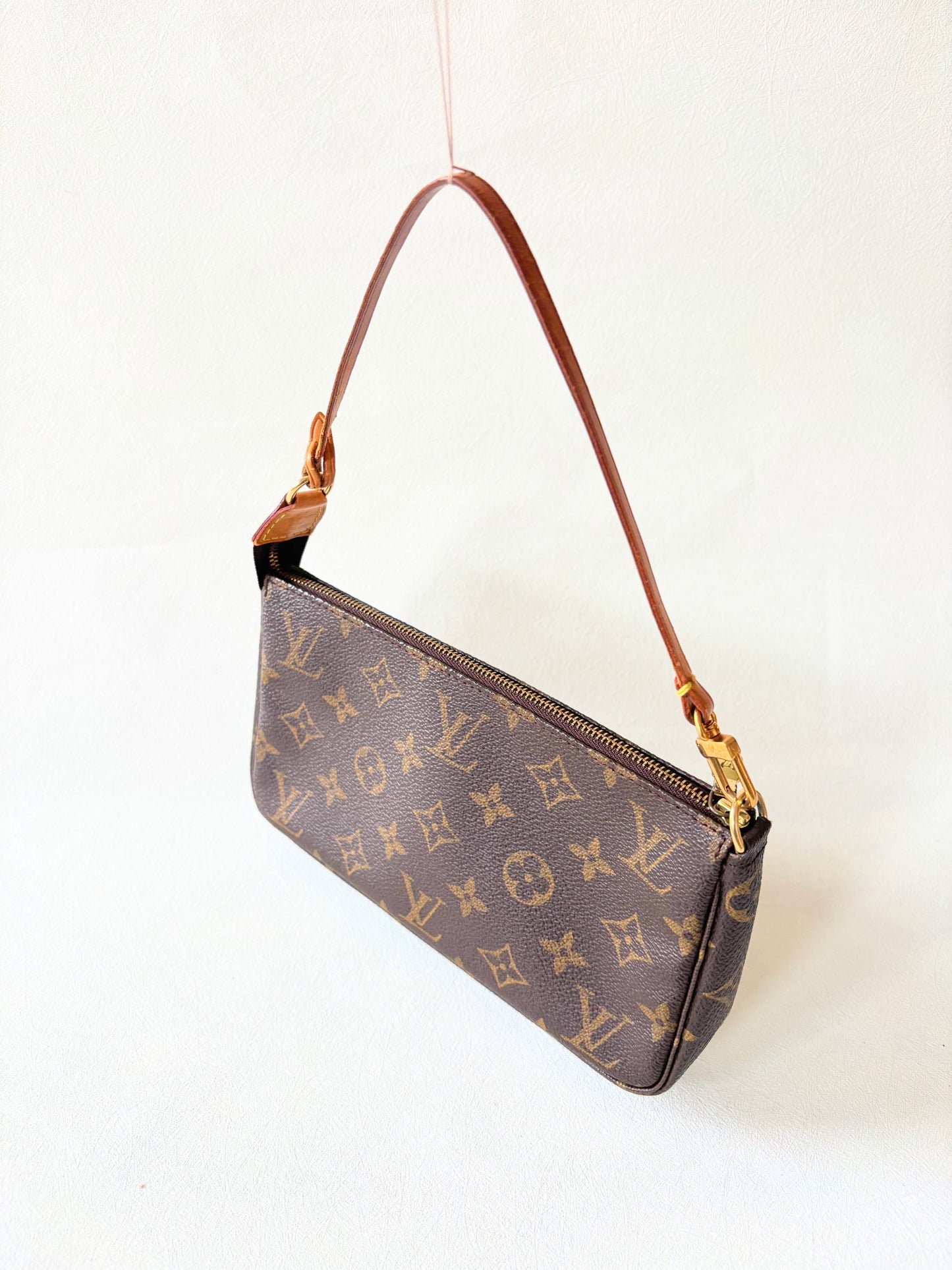 LOUIS VUITTON Pochette Accessoires