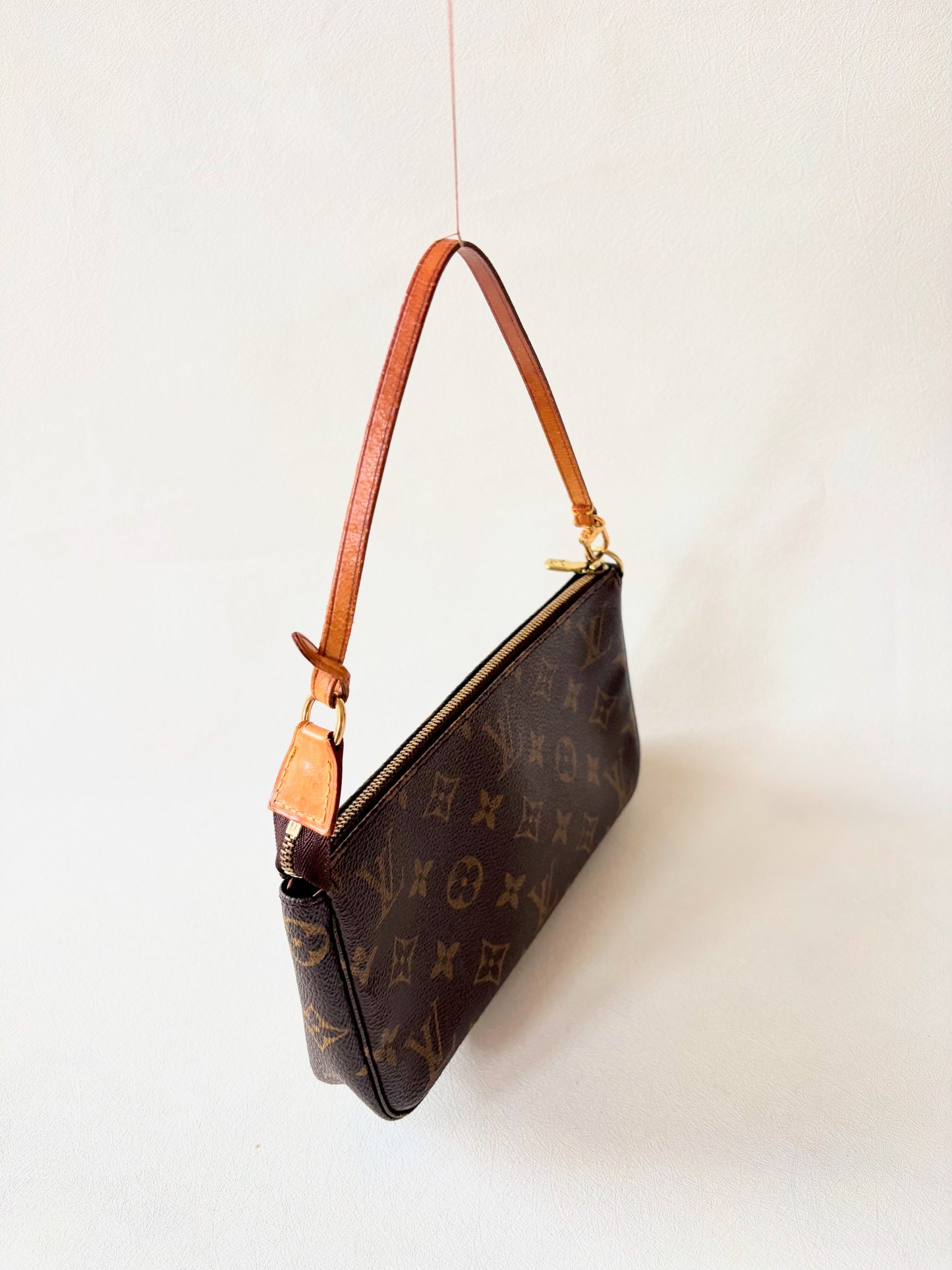 LOUIS VUITTON Pochette Accessoires