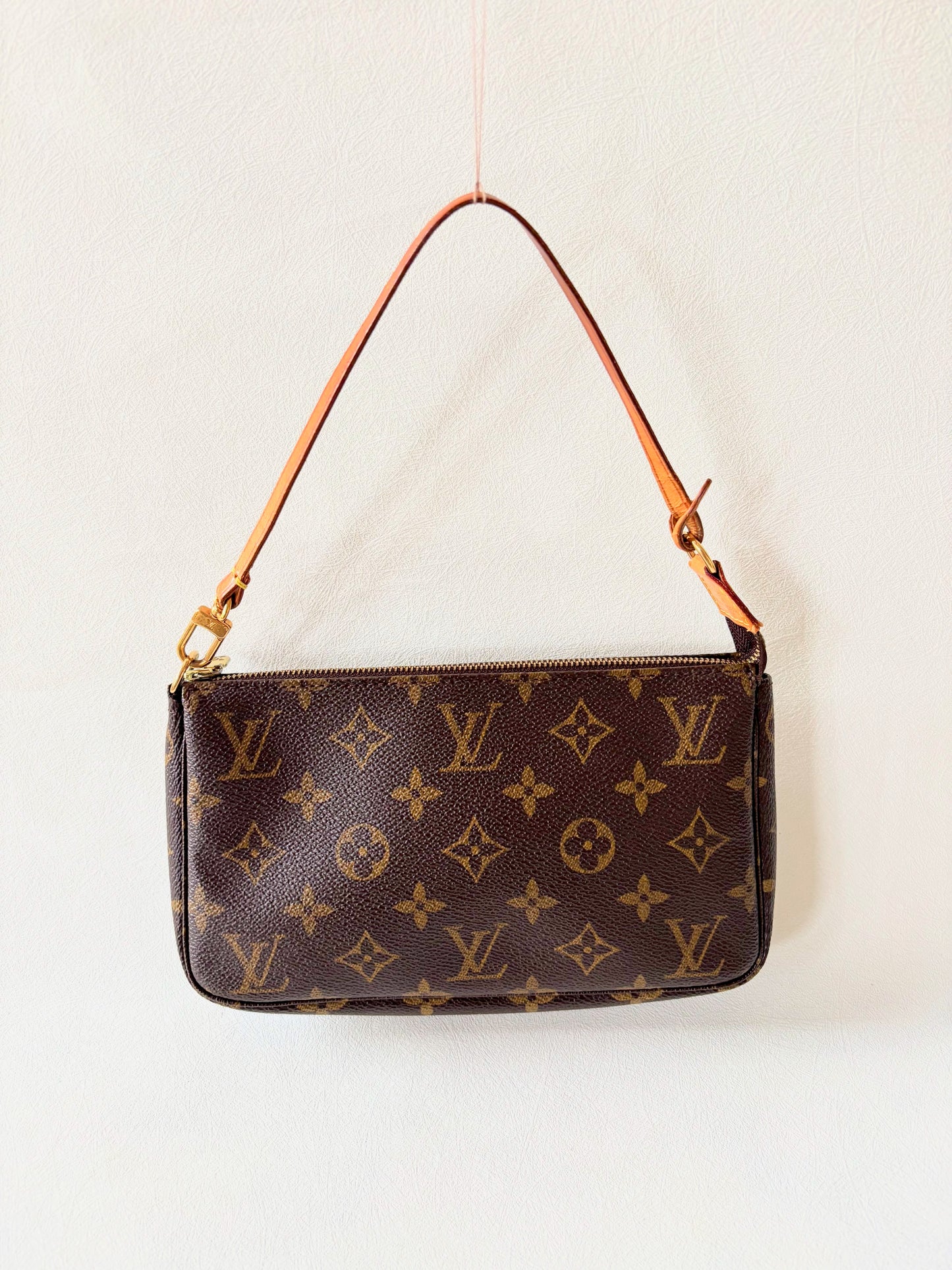 LOUIS VUITTON Pochette Accessoires