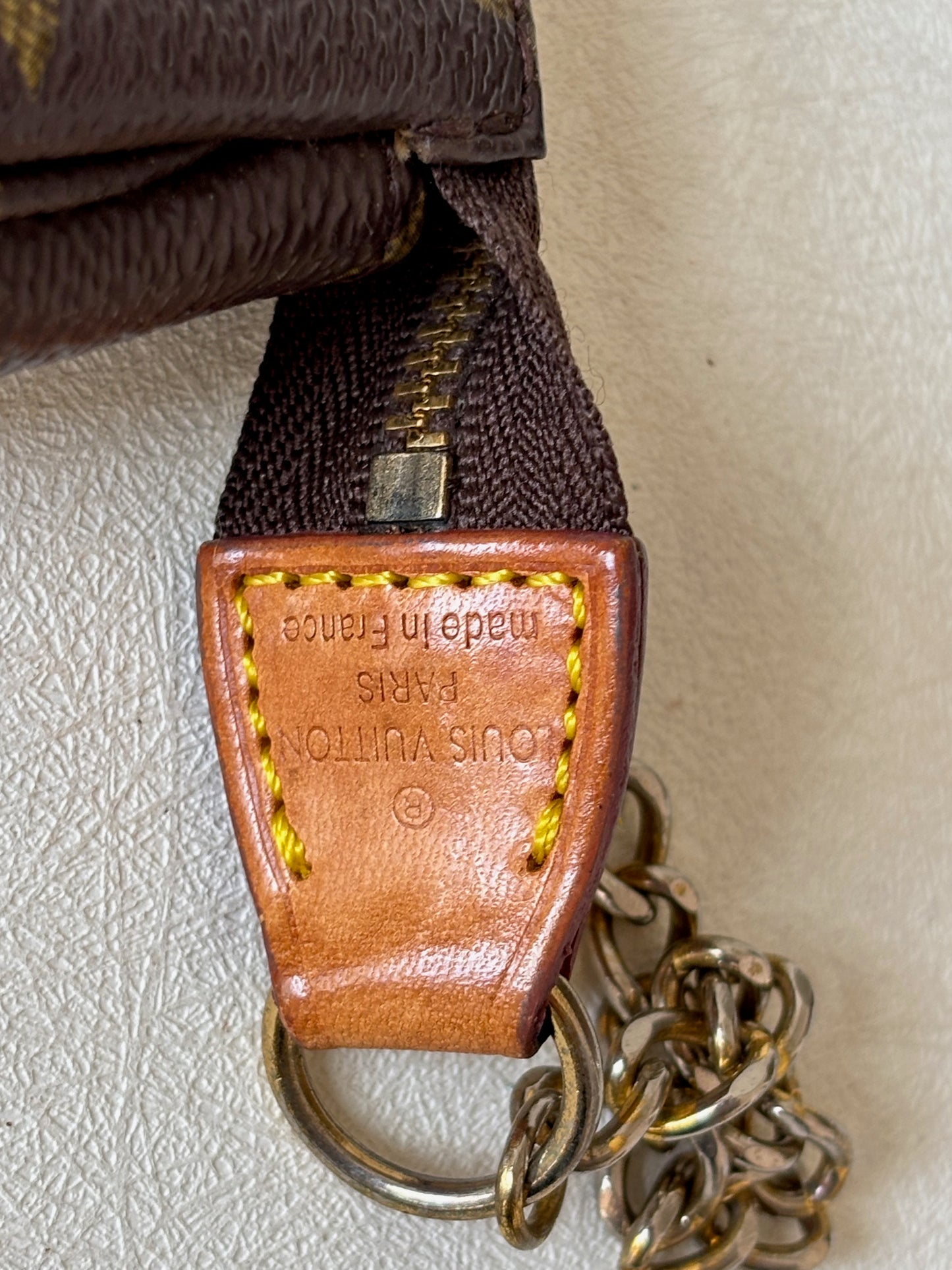 LOUIS VUITTON Mini Pochette Accessoires