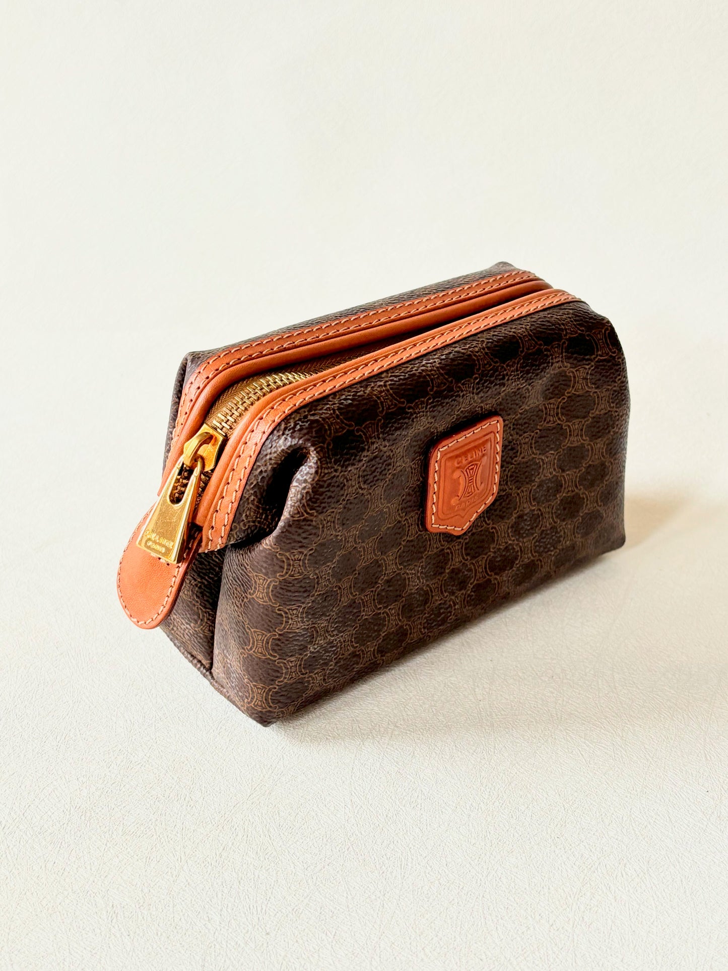 CÉLINE Pochette Triomphe