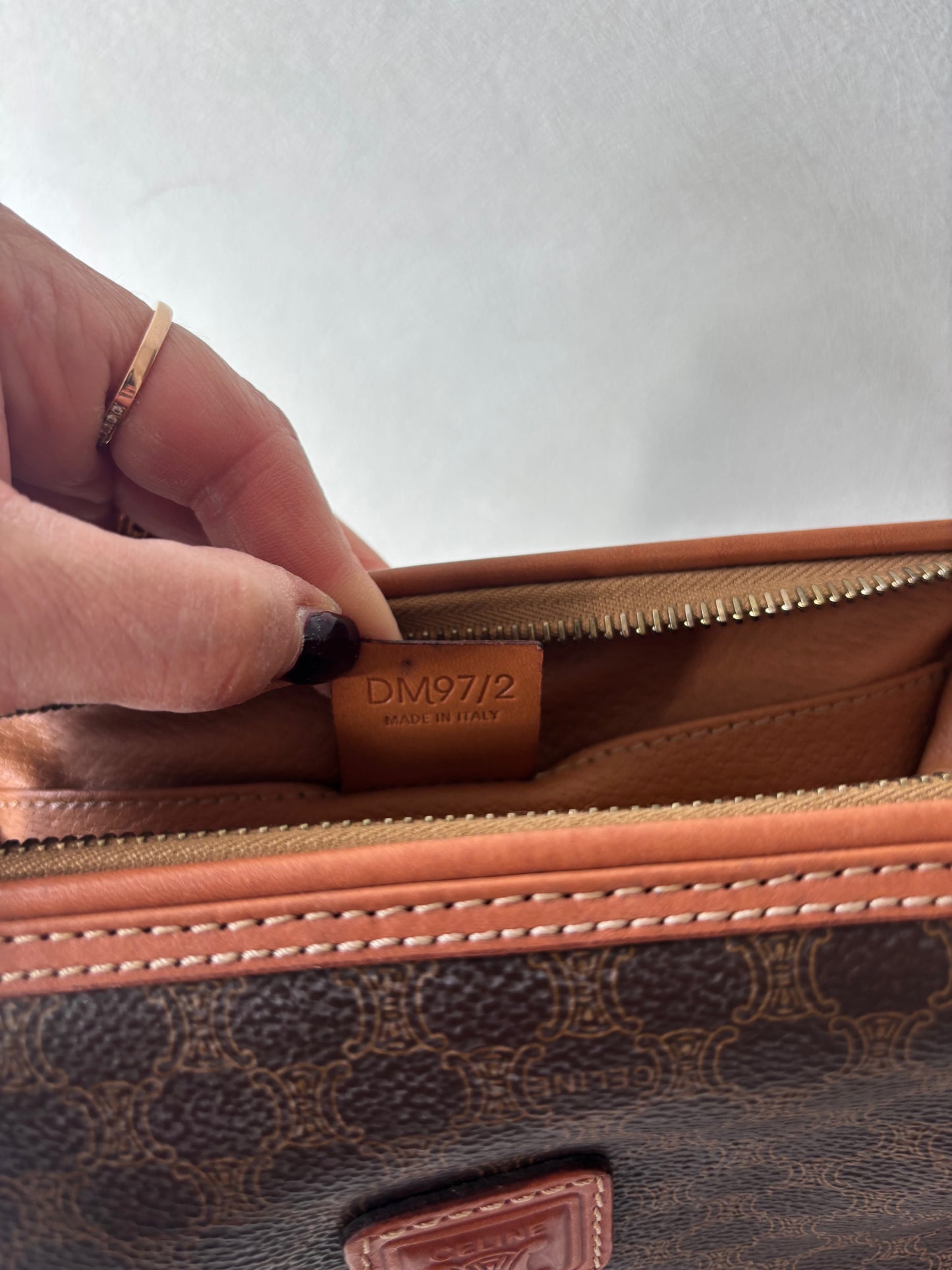 CÉLINE Pochette Triomphe