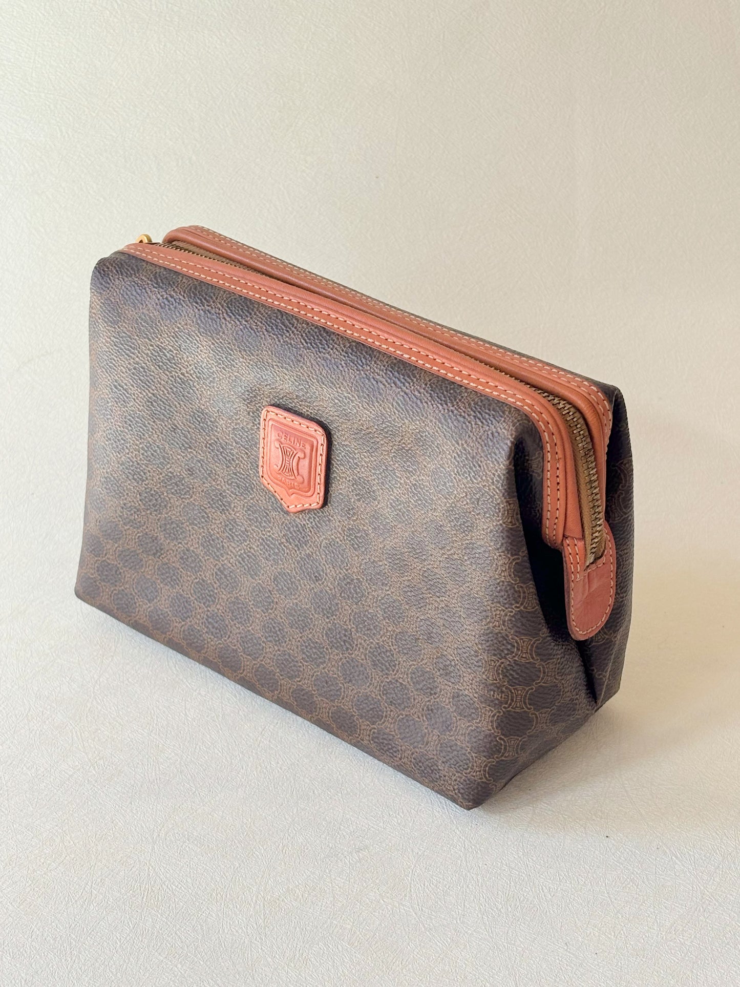 CÉLINE Pochette Triomphe