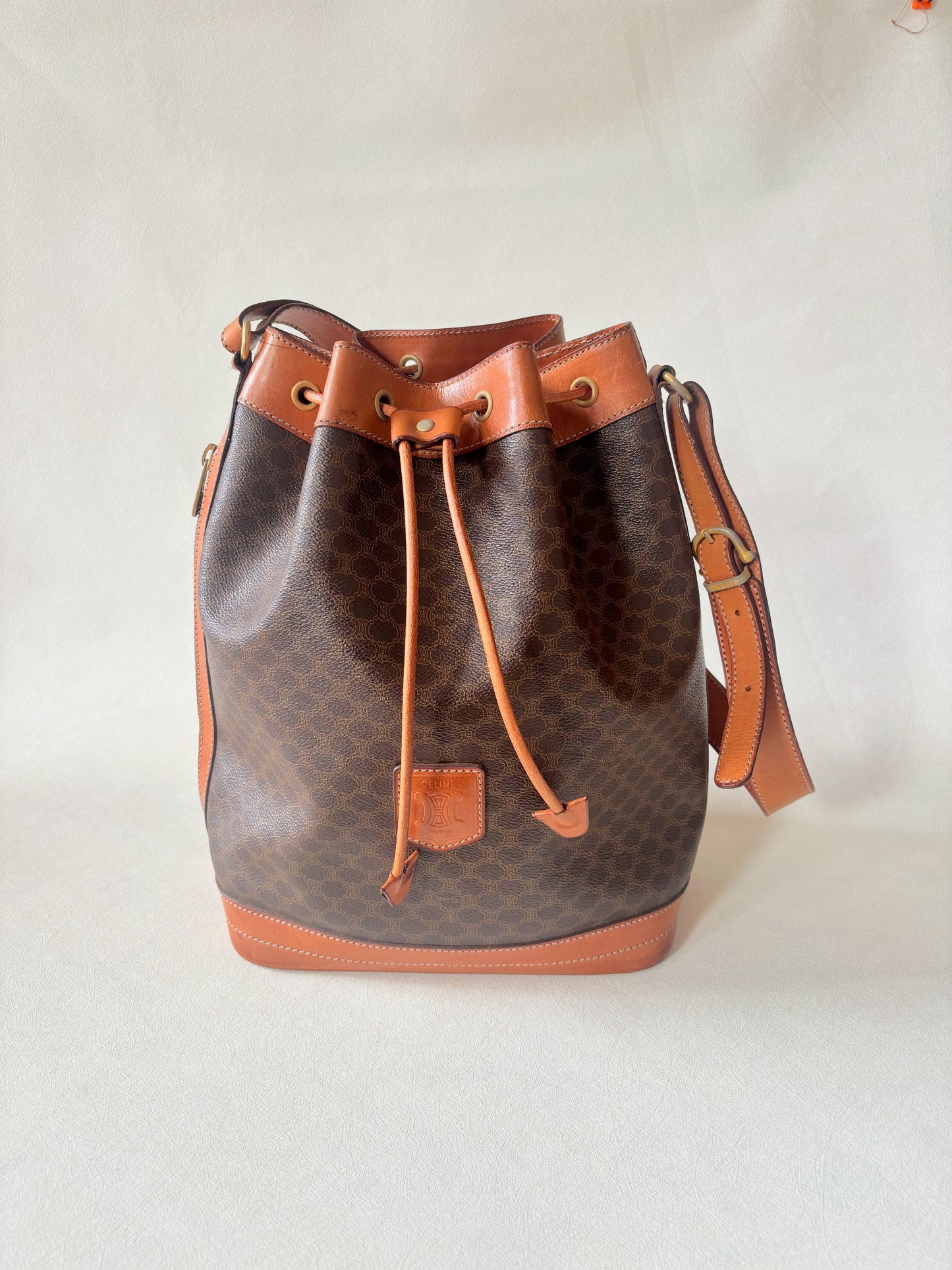Borsa a secchiello Triumph di CÉLINE