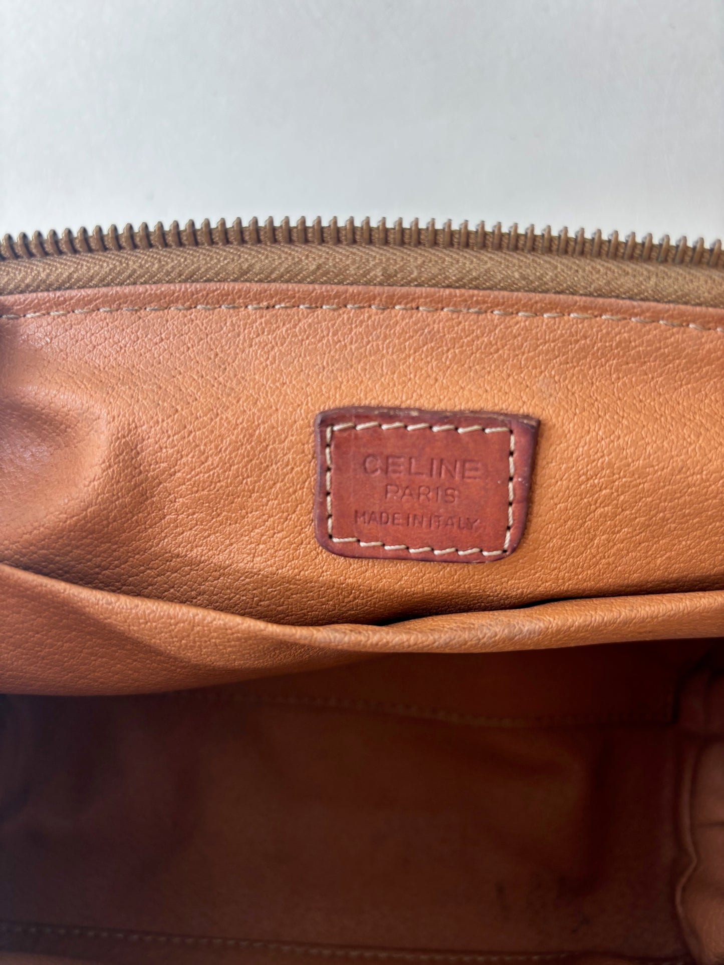 CÉLINE Pochette Triomphe