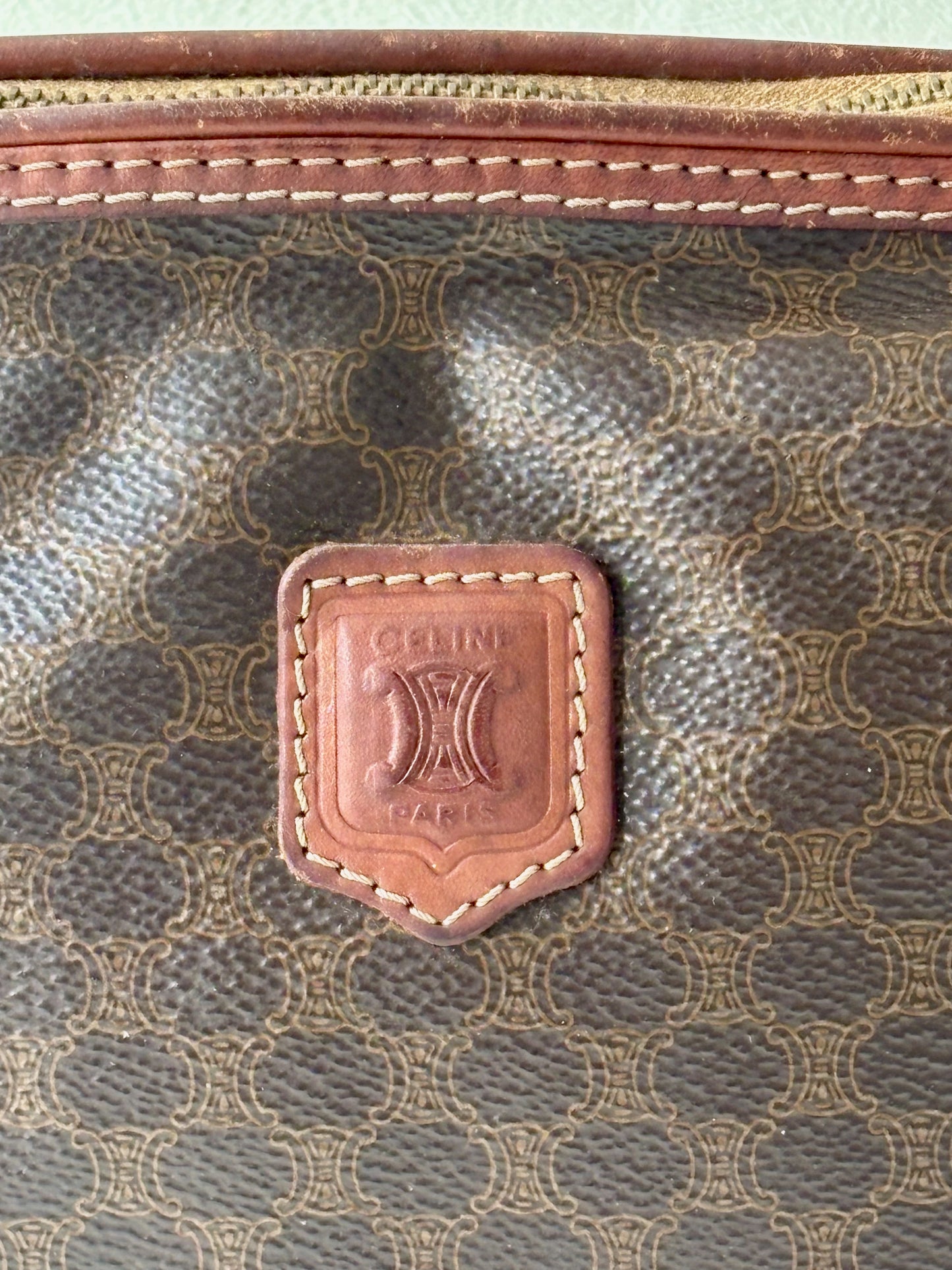 CÉLINE Pochette Triomphe
