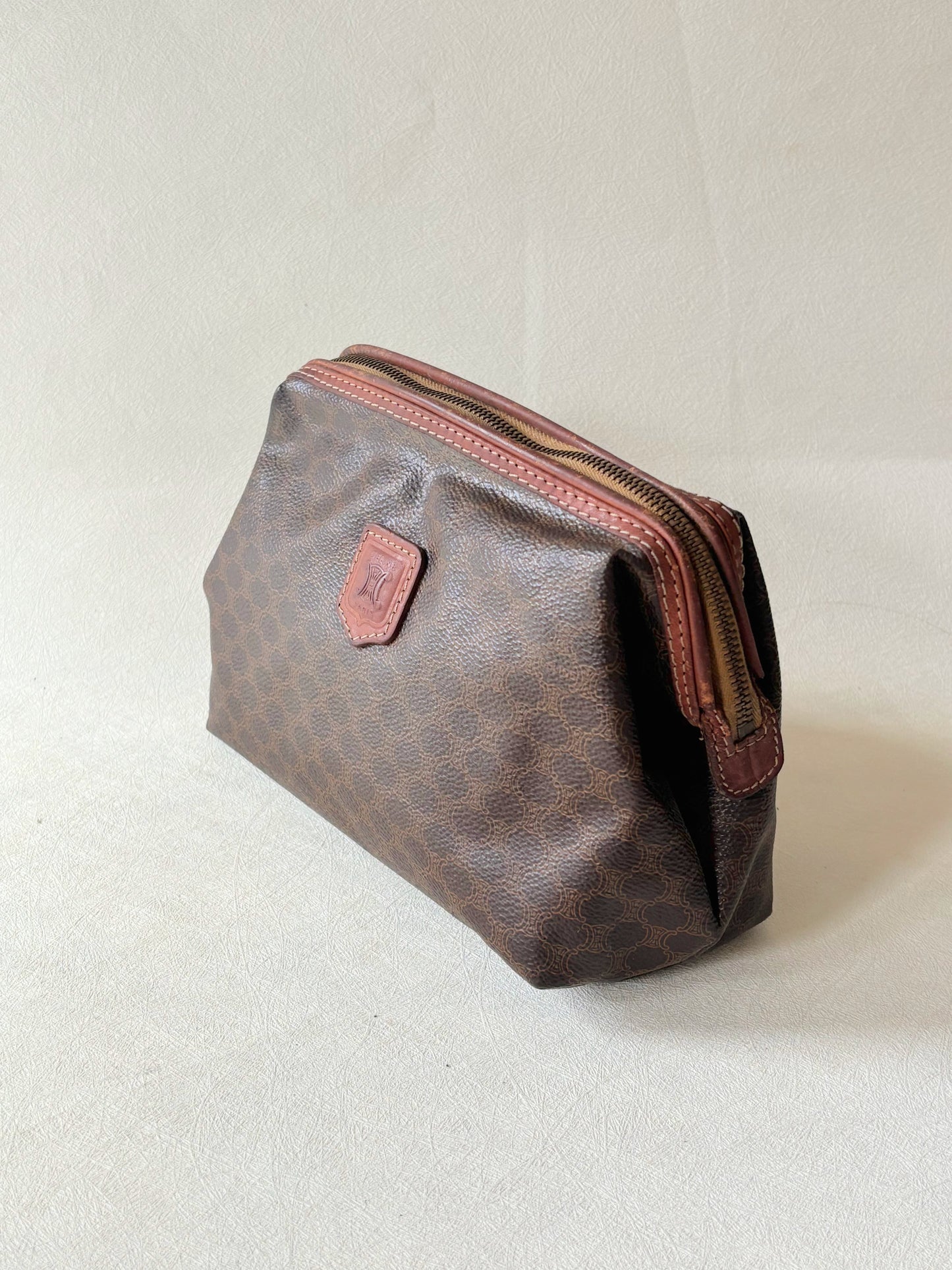 CÉLINE Pochette Triomphe