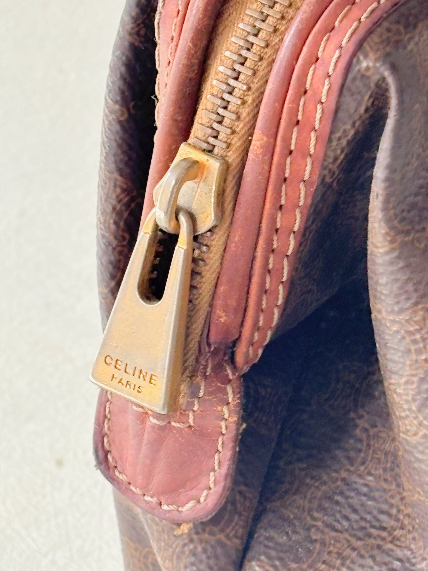 CÉLINE Pochette Triomphe