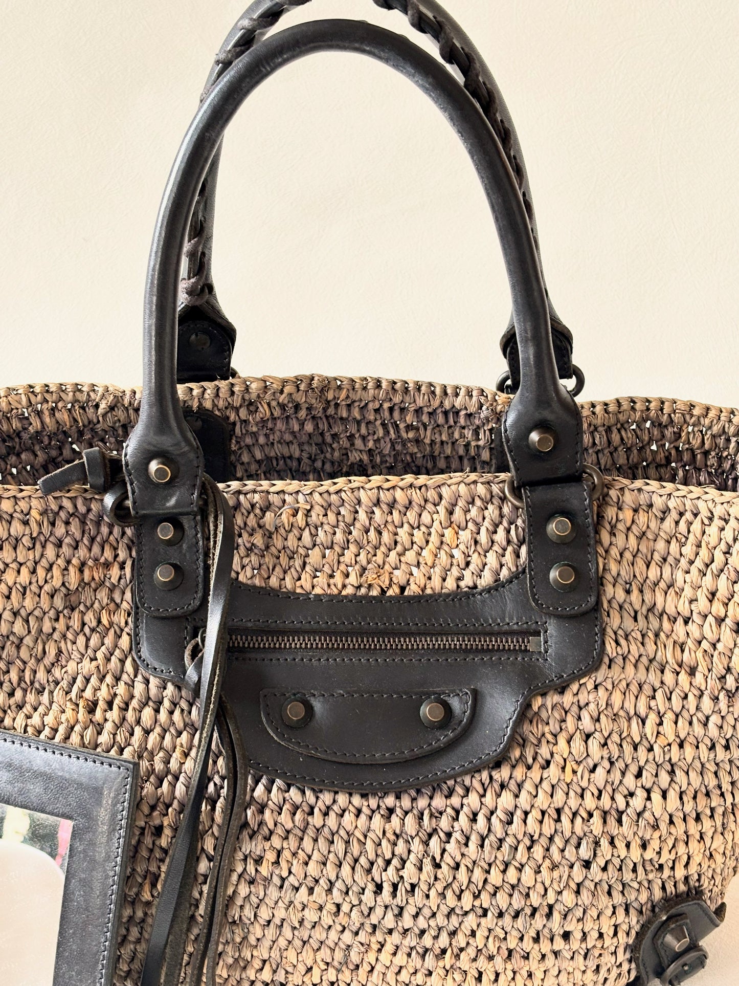 BALENCIAGA Panier raphia