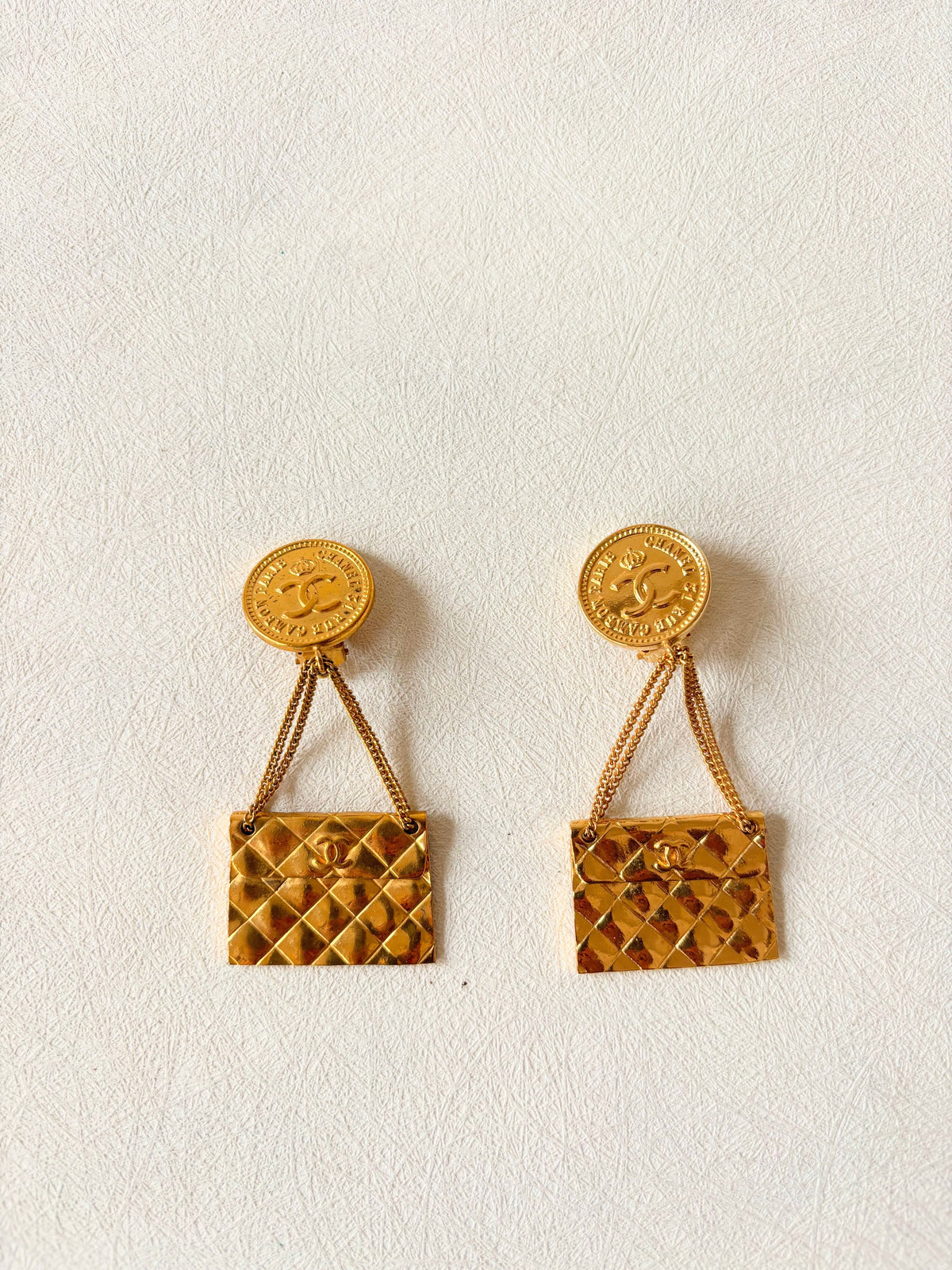 CHANEL Boucles d'oreille Timeless