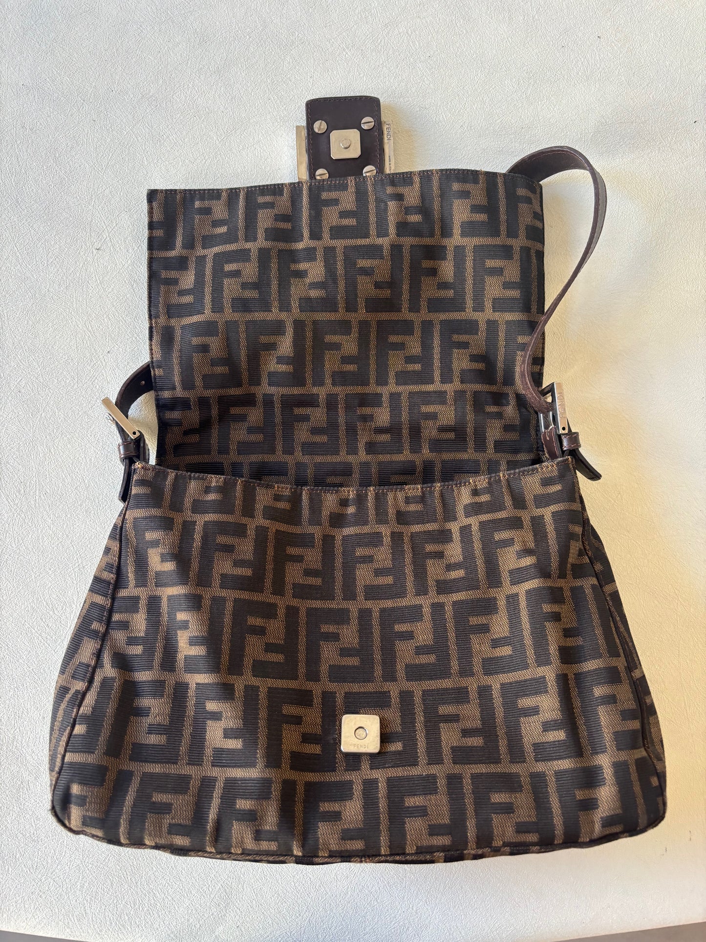 FENDI Sac Mamma Baguette