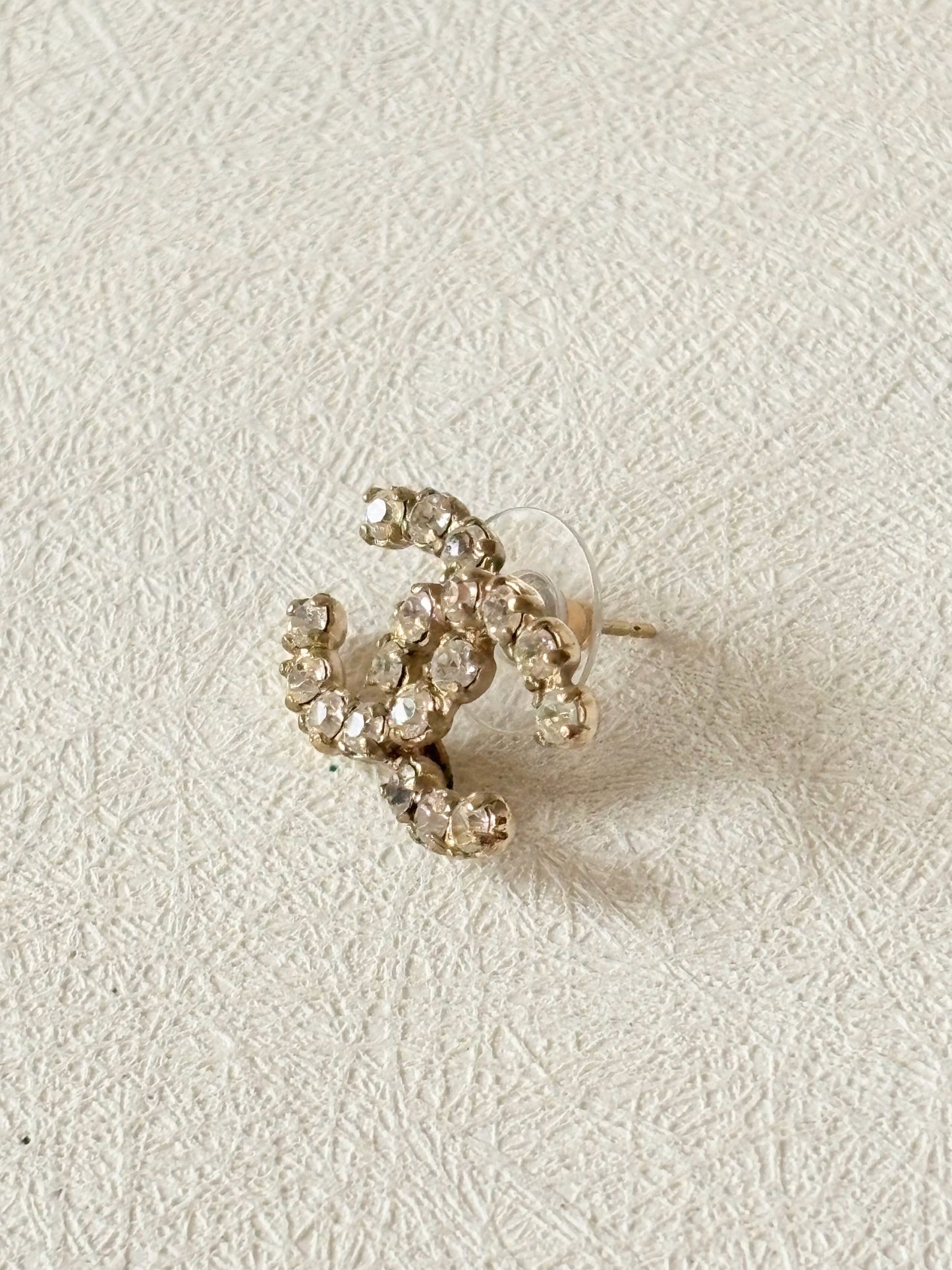 CHANEL Boucle d'oreille solitaire