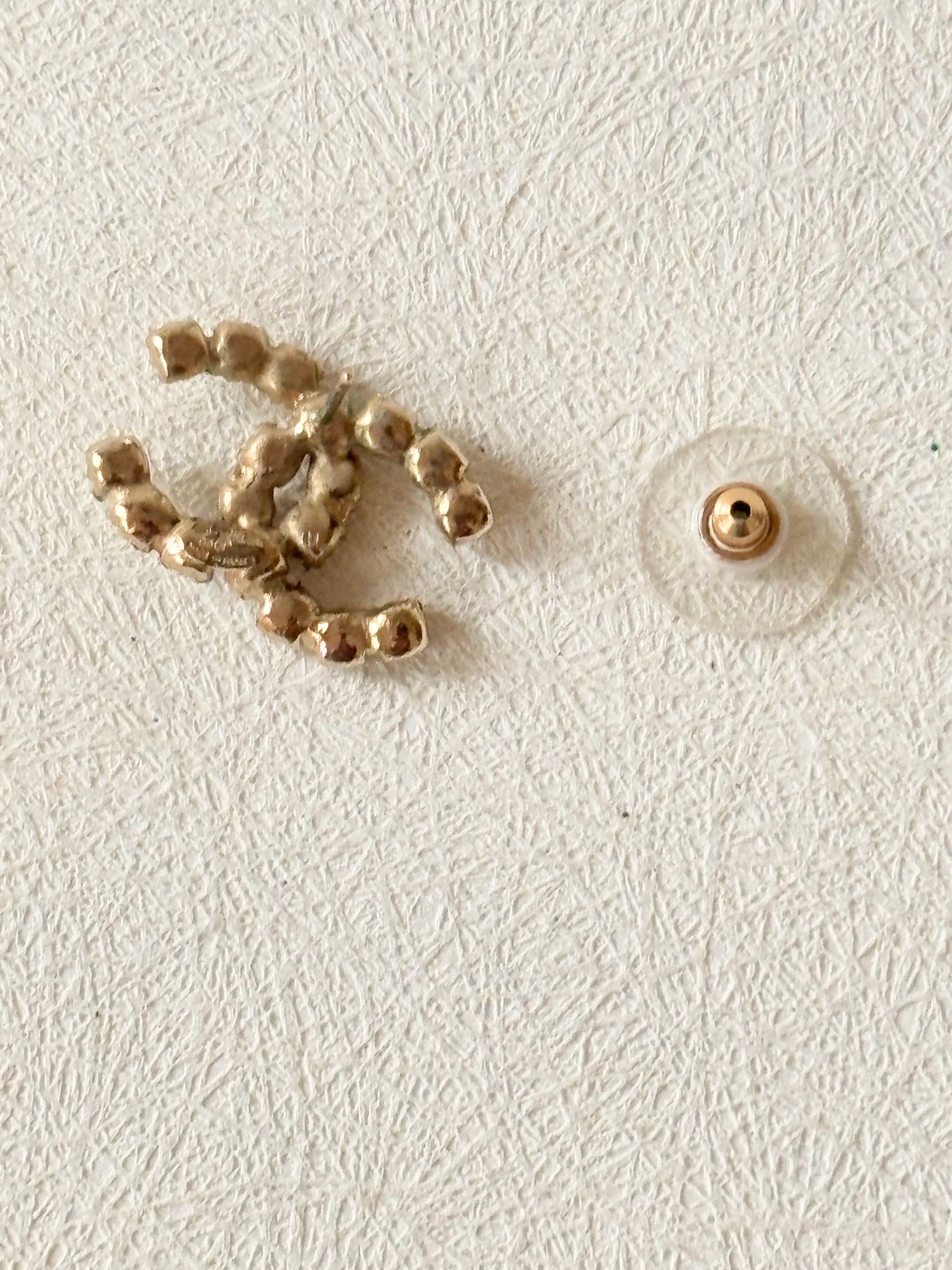 CHANEL Boucle d'oreille solitaire