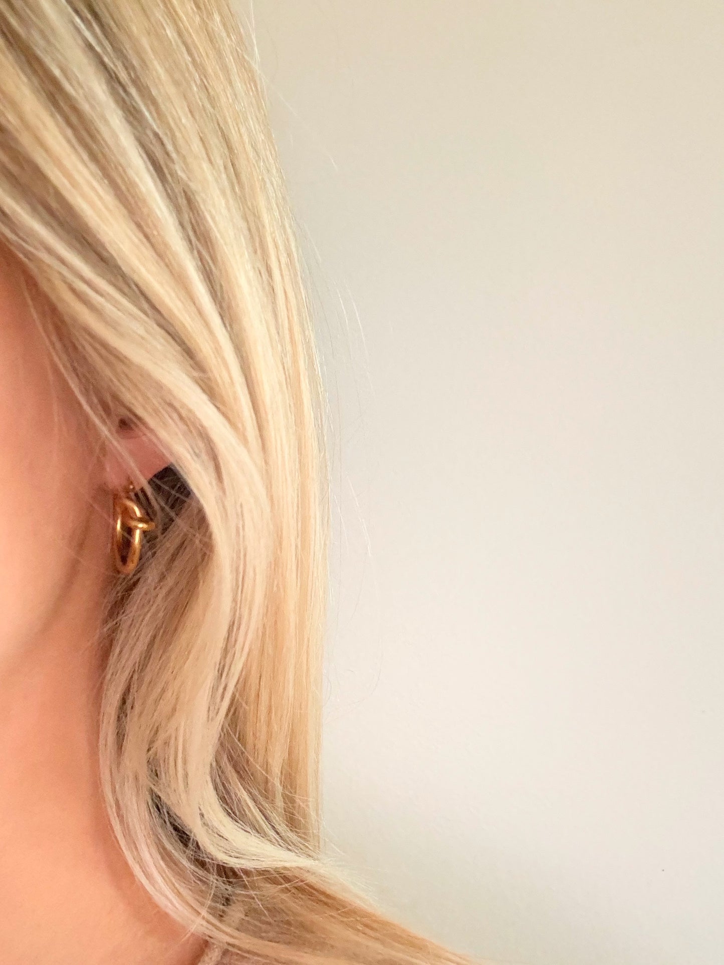 CÉLINE Boucle d'oreille Knot solitaire