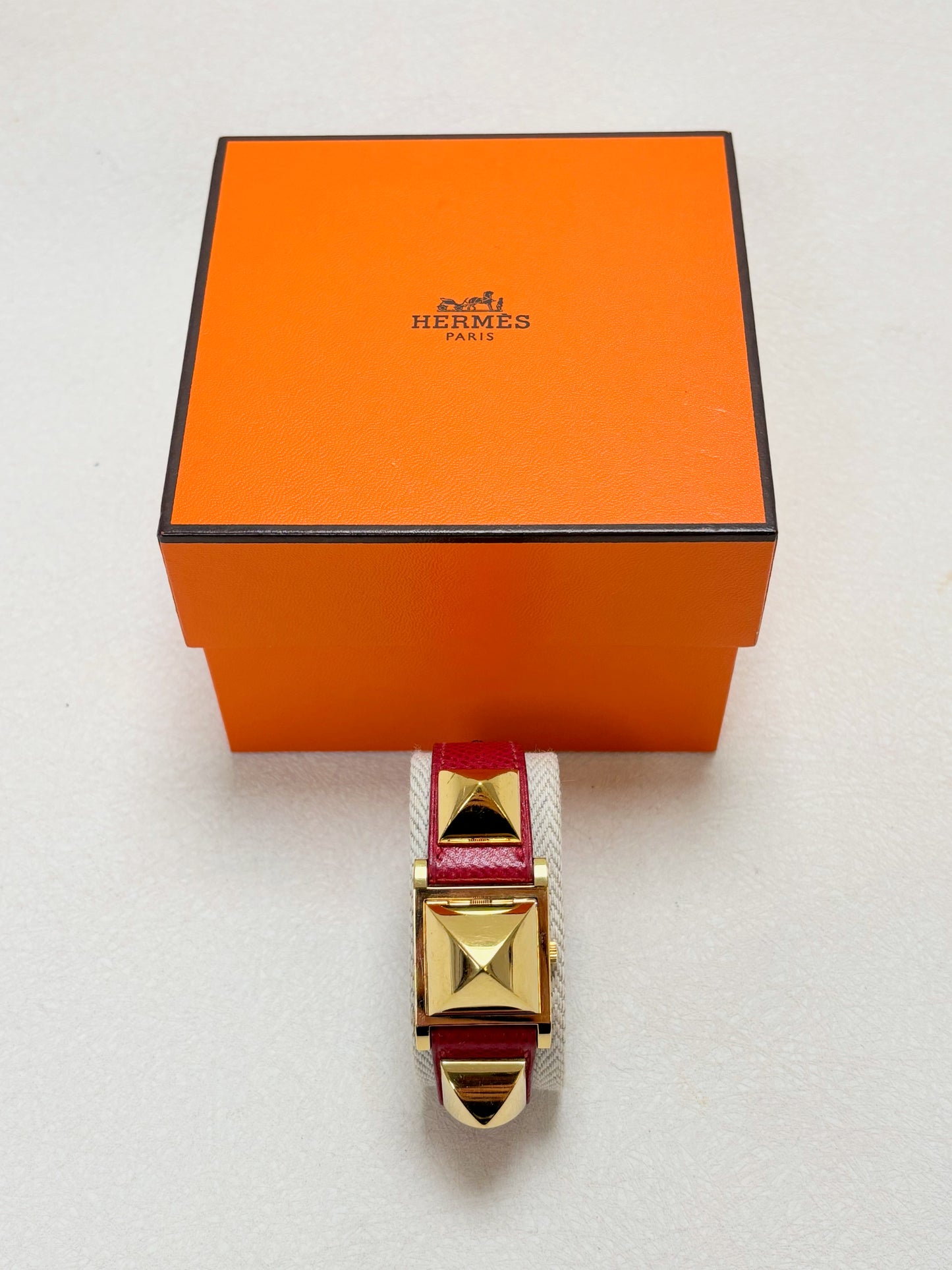 HERMÈS Montre Médor