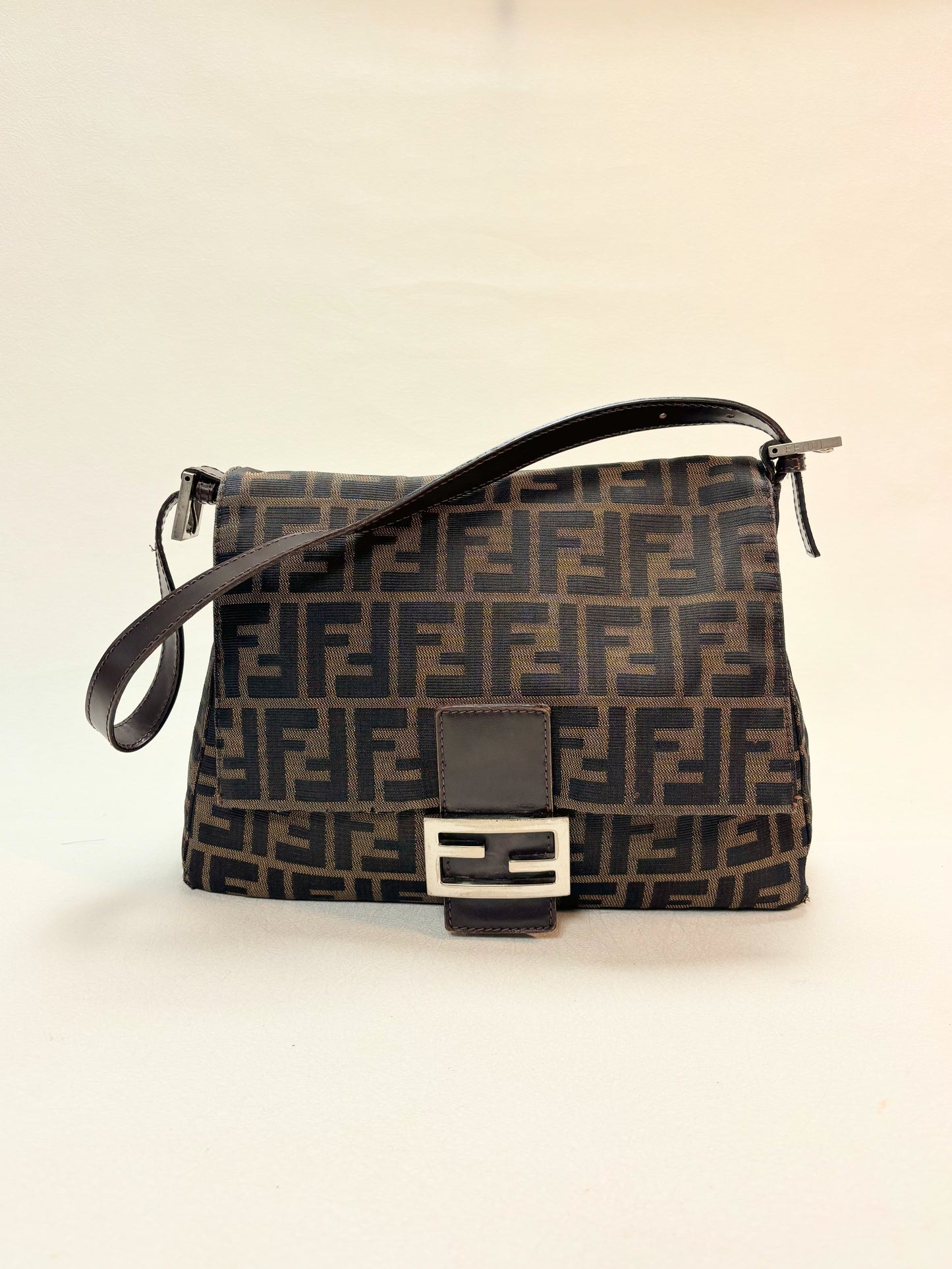 FENDI Sac Mamma Baguette Zucca