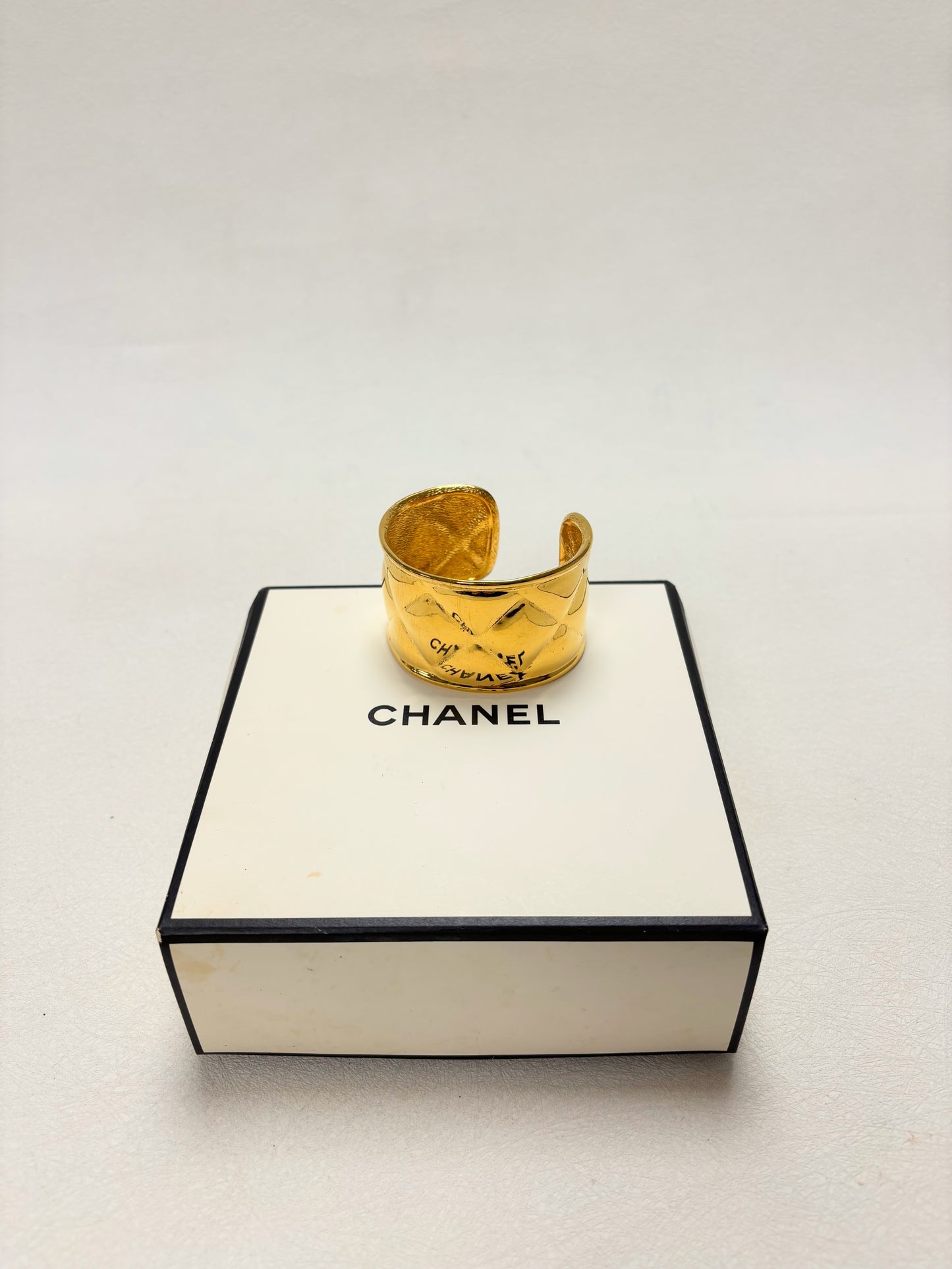 CHANEL Bracelet Manchette