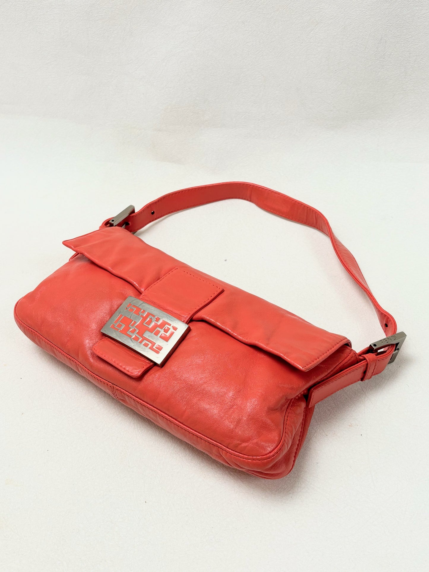 FENDI Sac Baguette Corail
