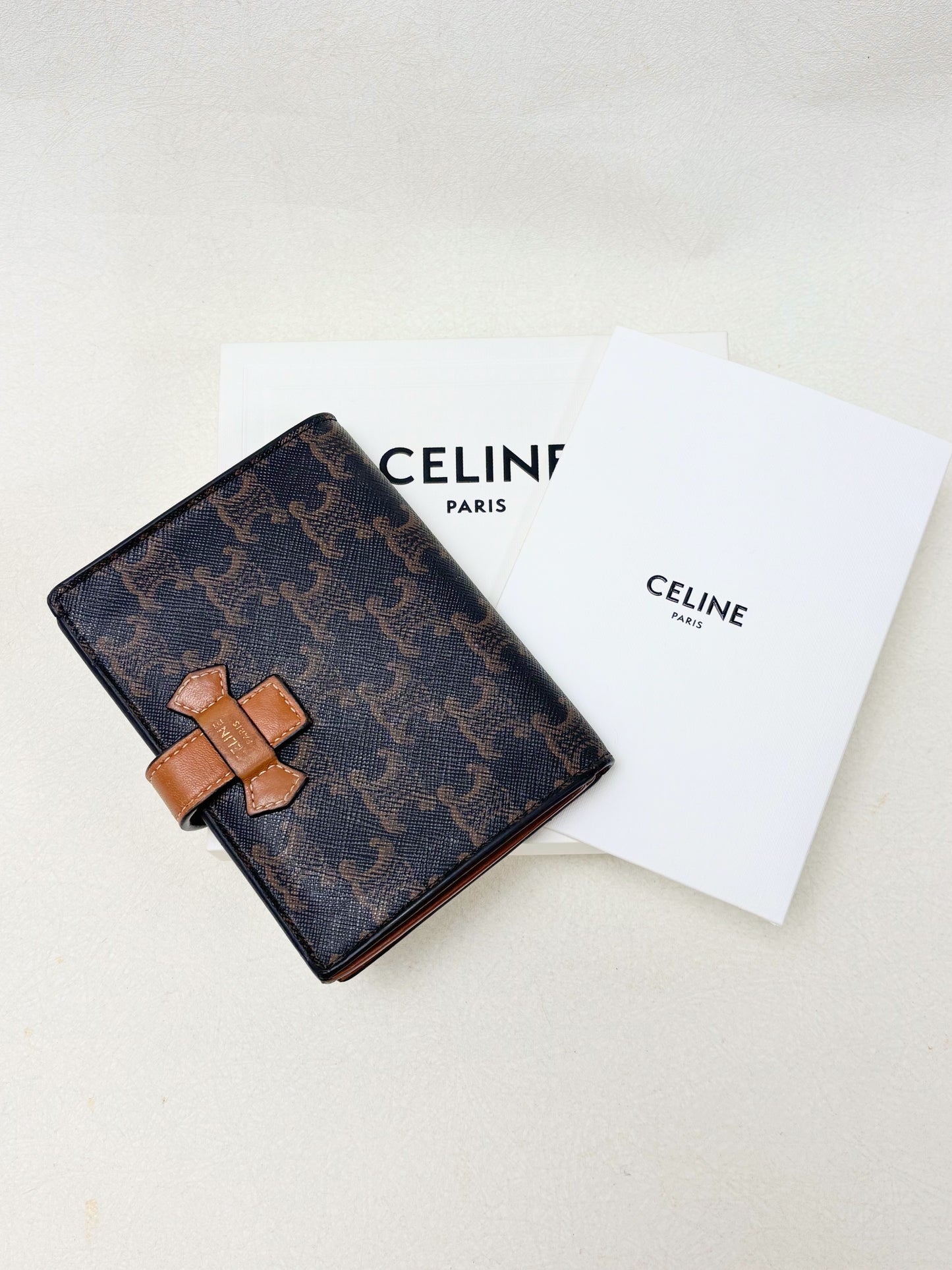 CÉLINE Portefeuille Triomphe