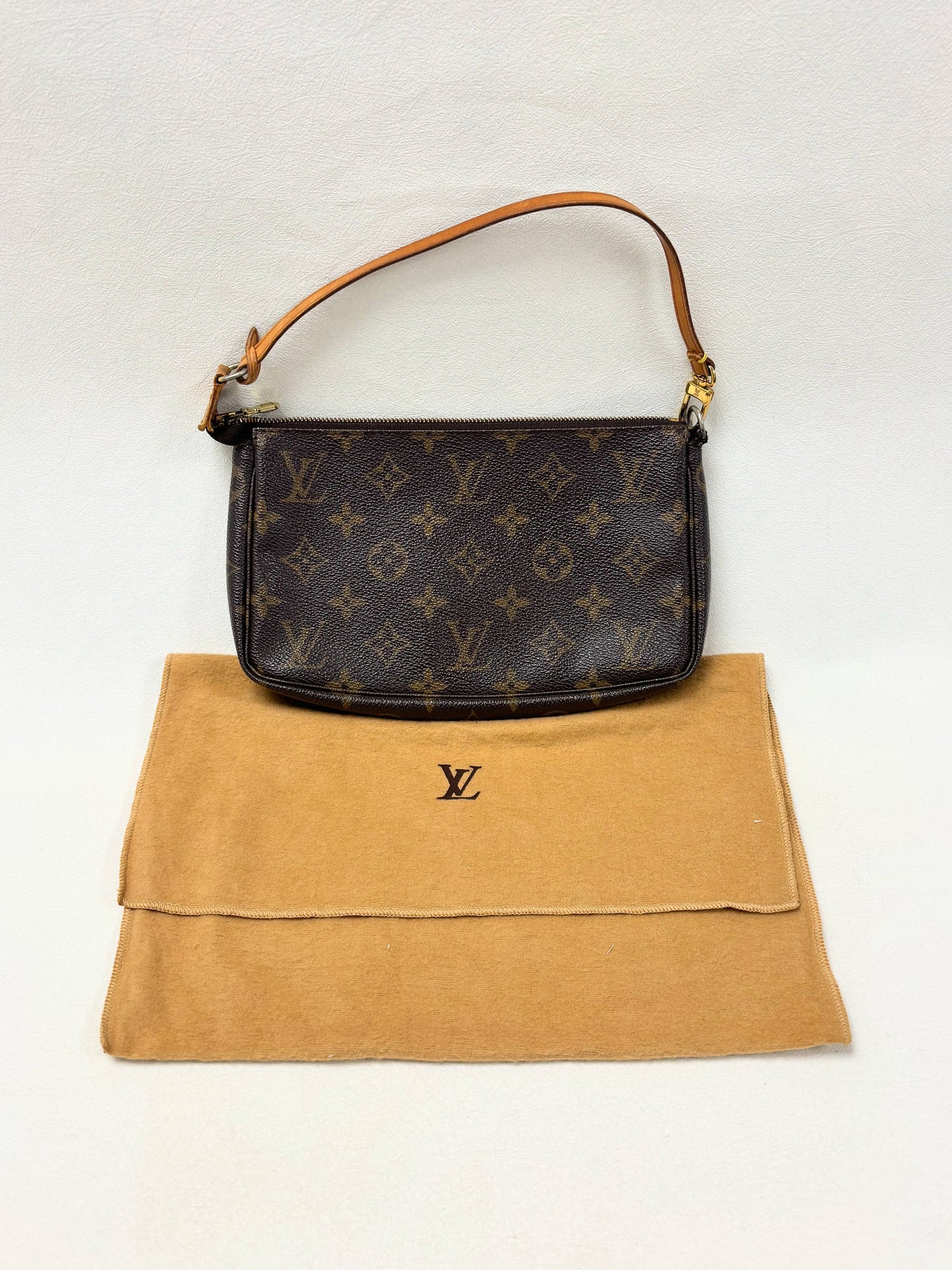 LOUIS VUITTON Sac Pochette Accessoire