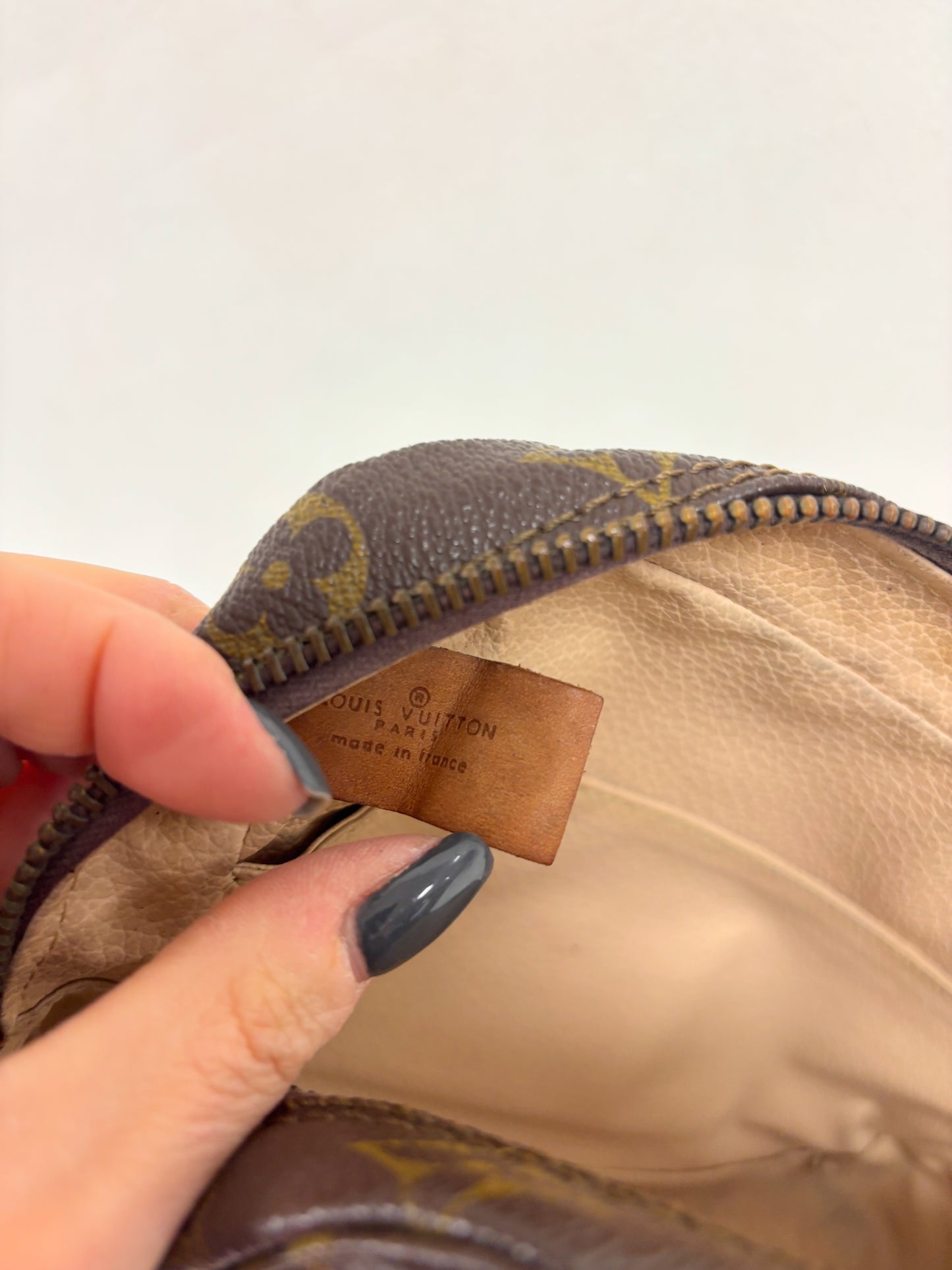 LOUIS VUITTON Pochette trousse