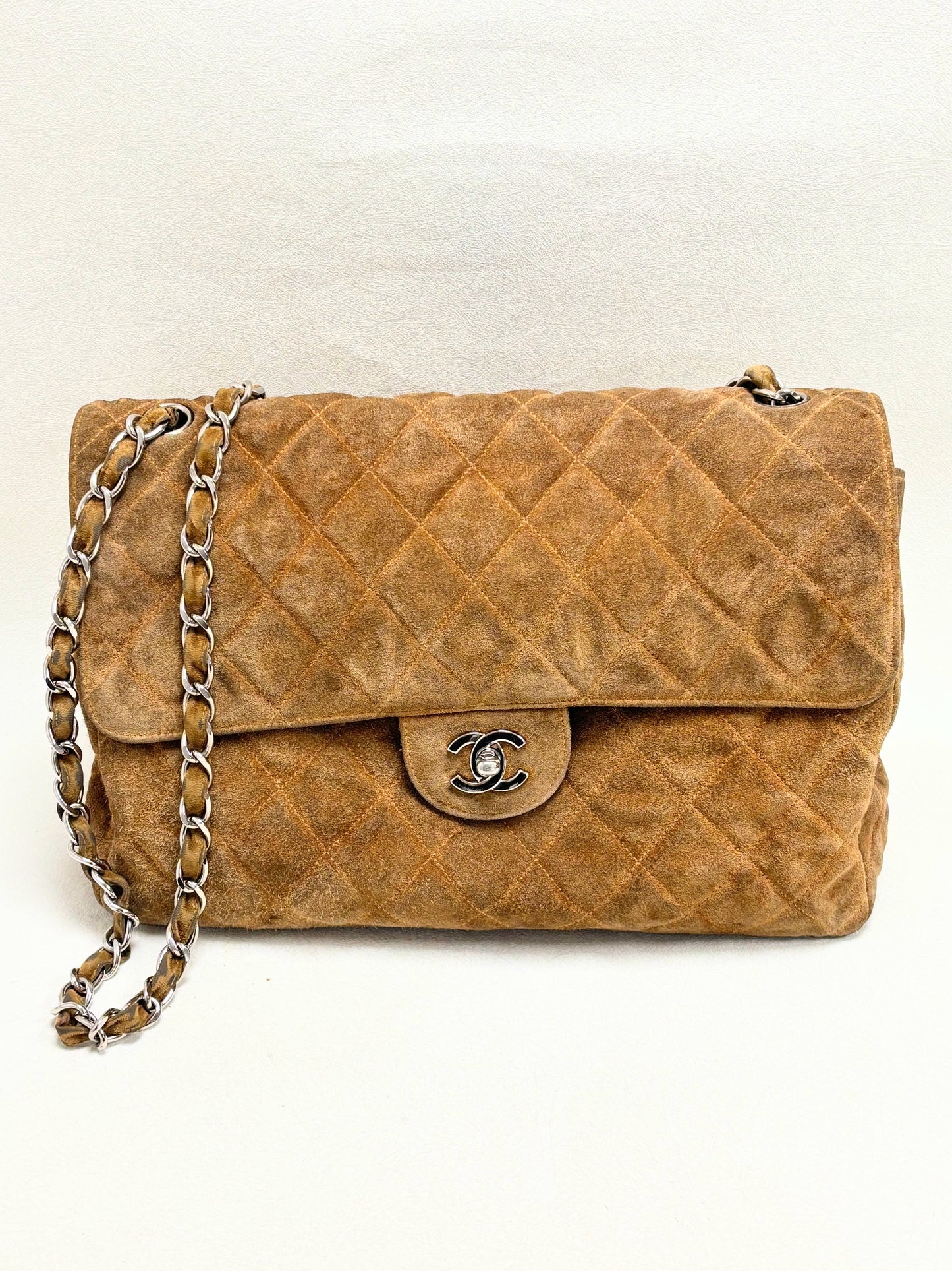 CHANEL Jumbo Single Flap Bag