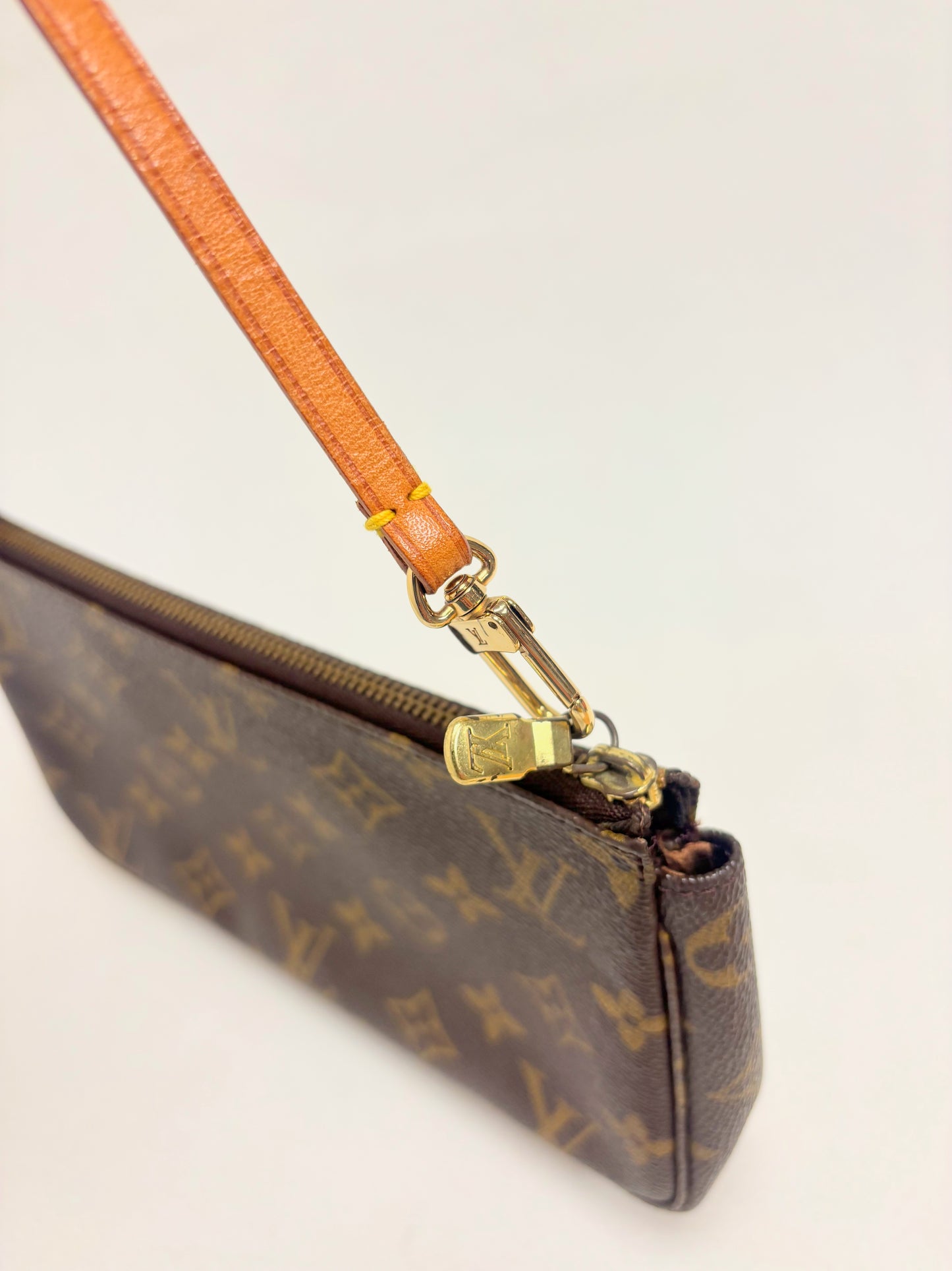 LOUIS VUITTON Sac Pochette Accessoires