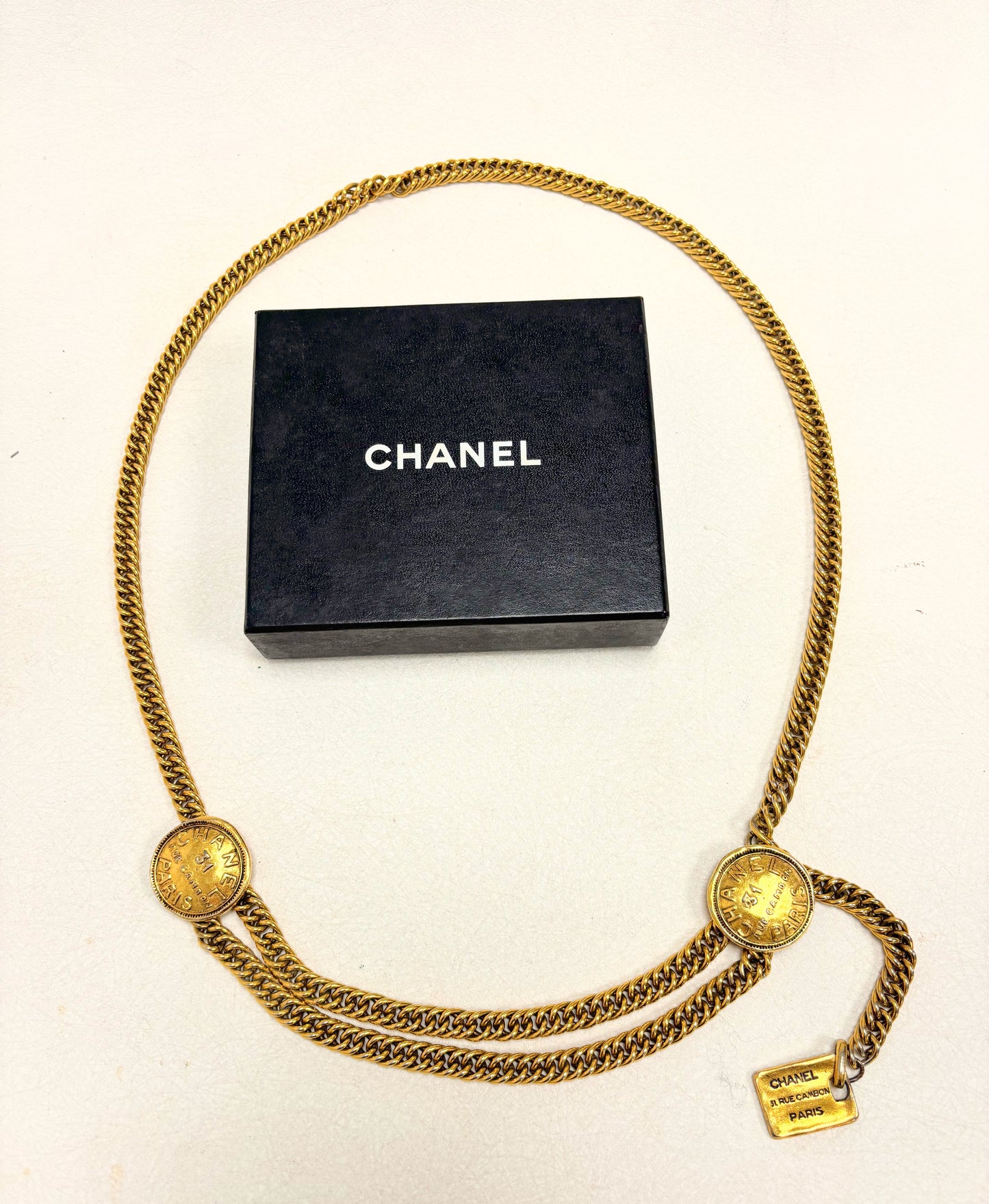 CHANEL Ceinture Médaillons