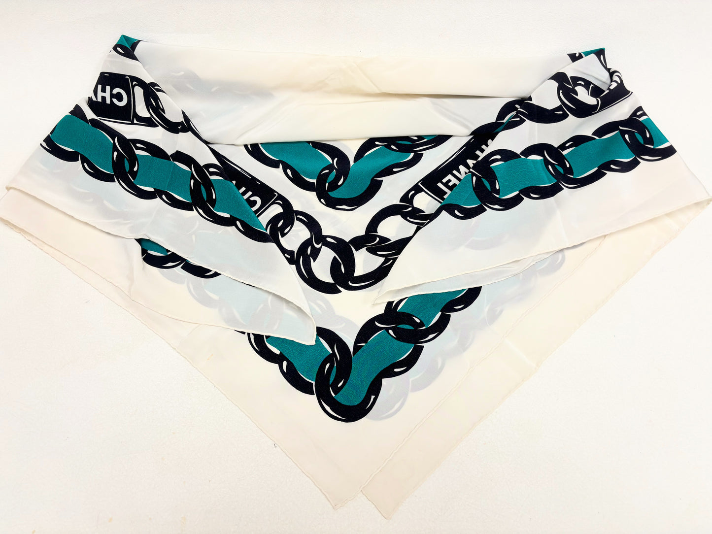 CHANEL Foulard en soie